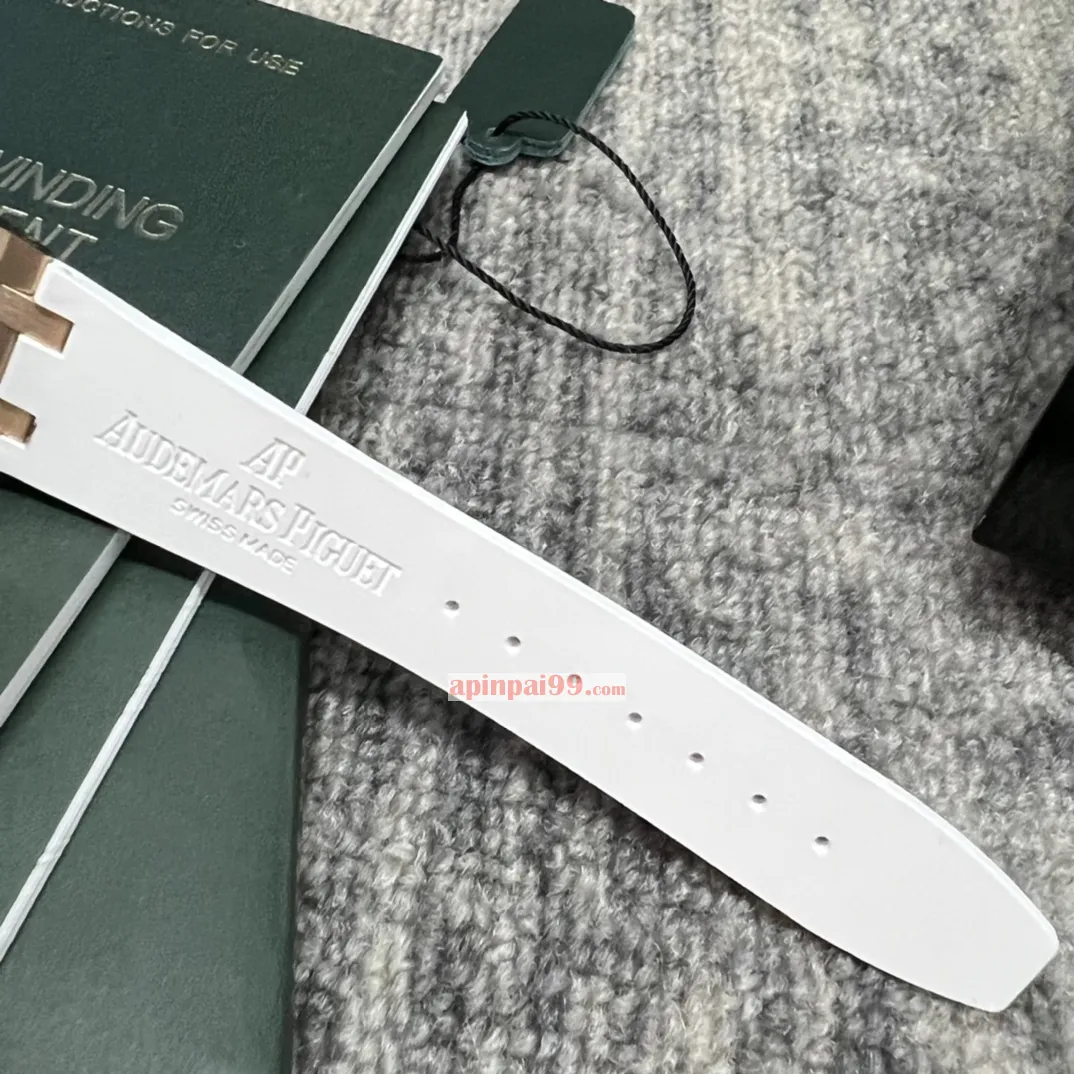 2025最完璧オーデマピゲ ロイヤルオーク クォーツ女性時計 67601-2[5]