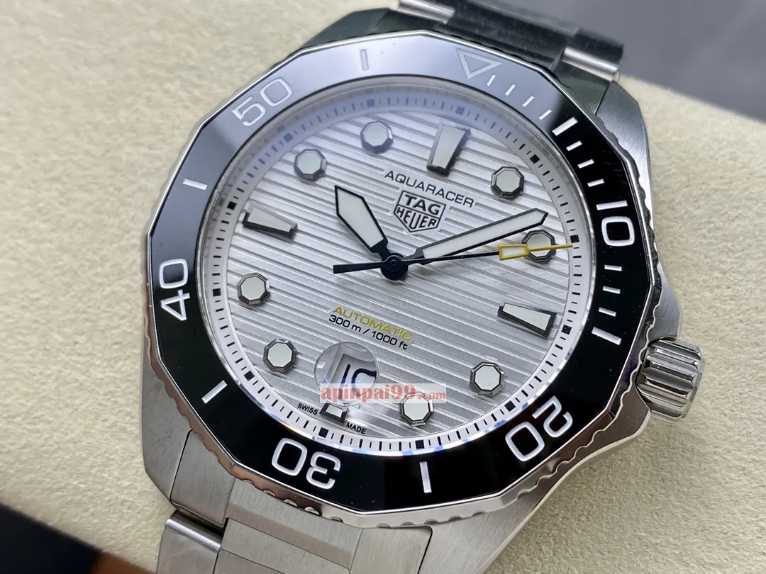 真新しい タグホイヤー アクアレーサーシリーズスーパーコピー時計 173778[2]