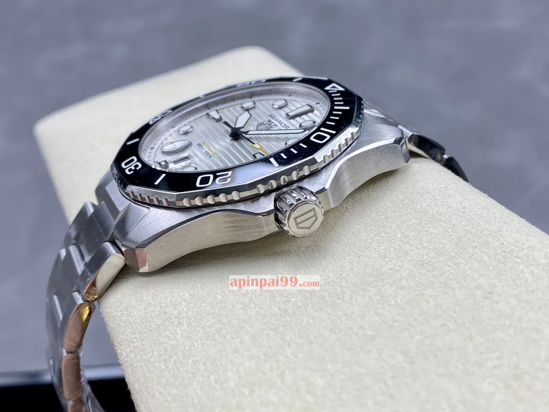 真新しい タグホイヤー アクアレーサーシリーズスーパーコピー時計 173778[5]