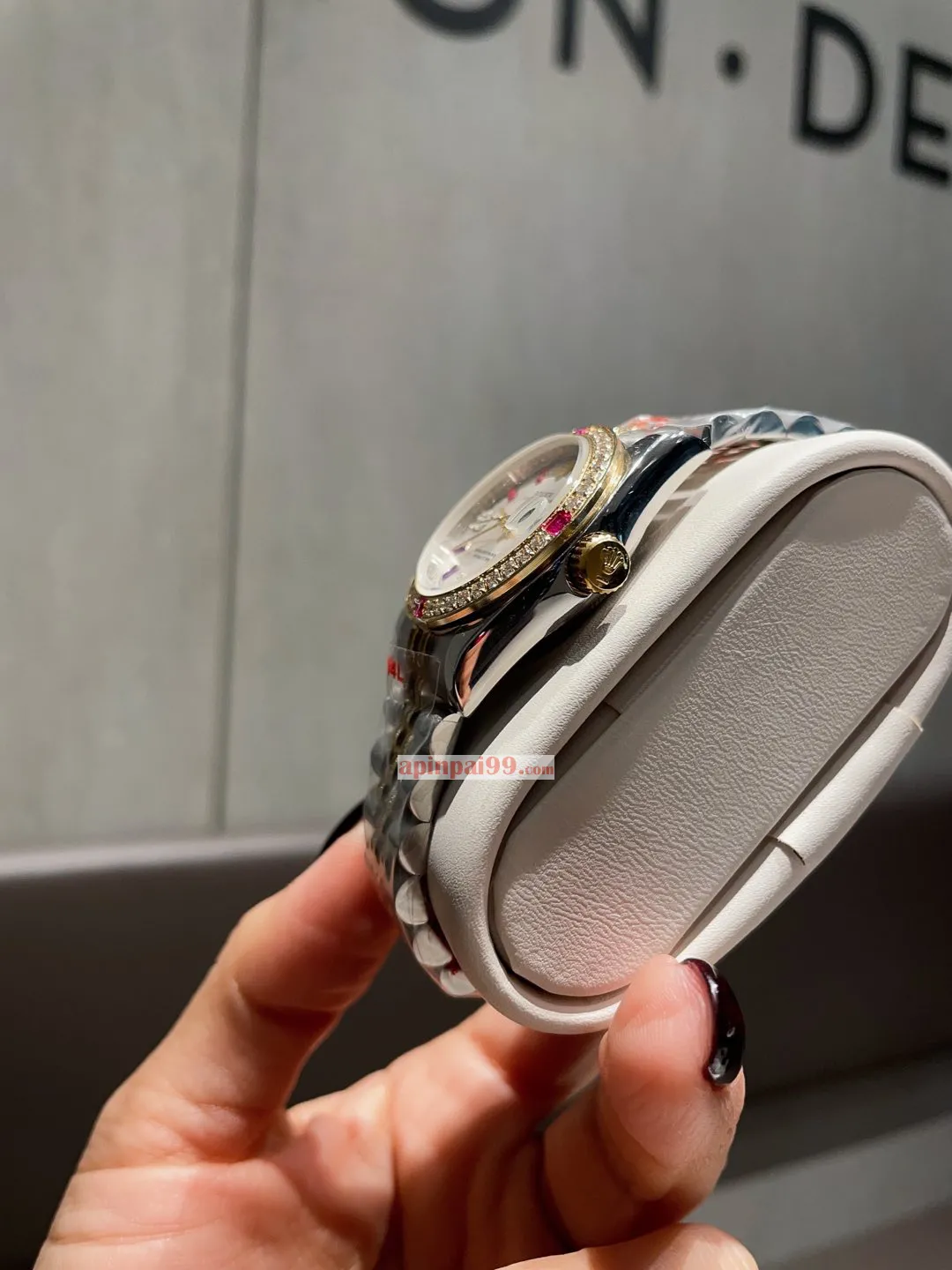 非常に成功のロレックス女性時計コピーデイトジャストシリーズ 5647-1[3]