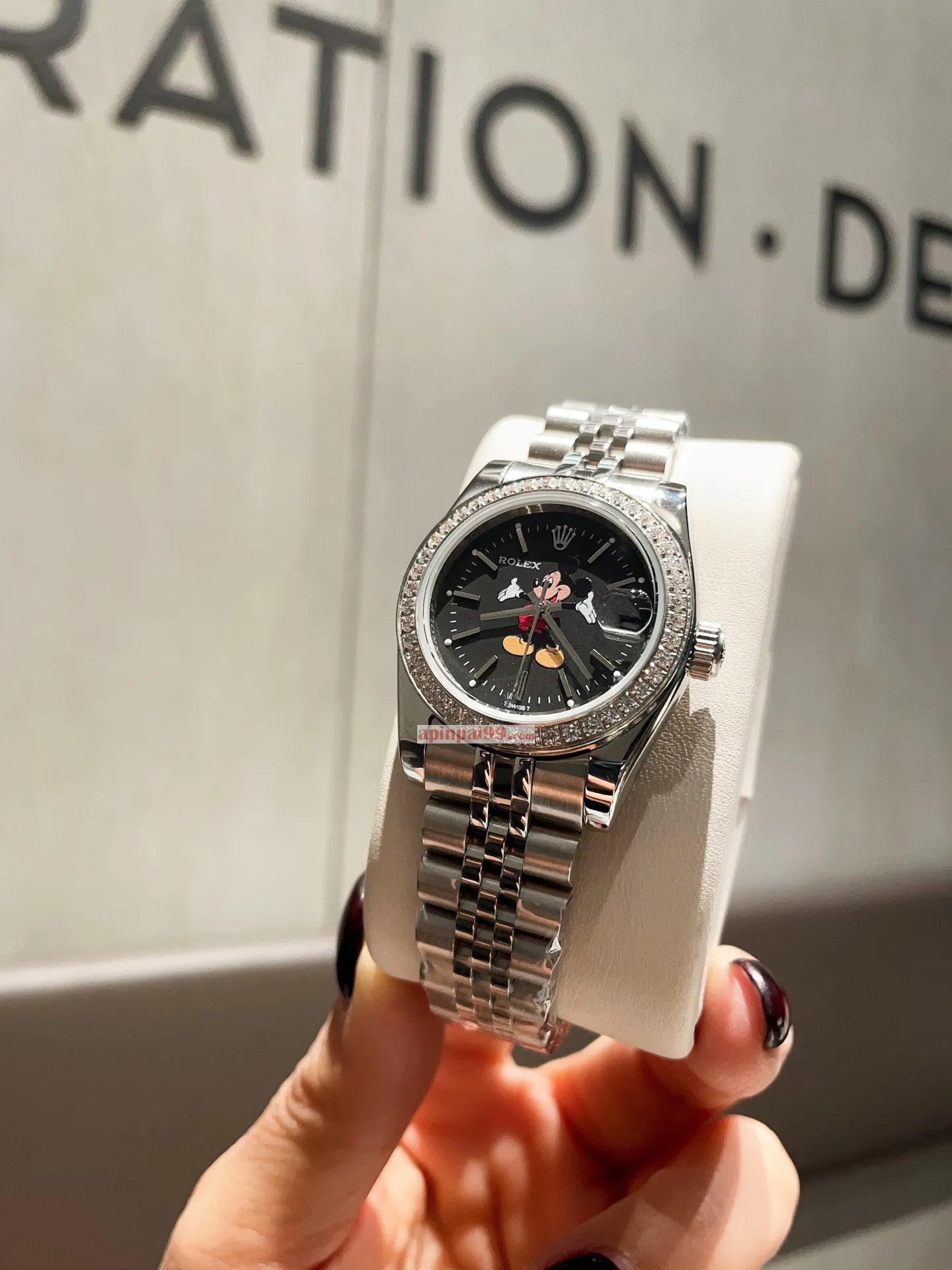 ロレックス ブラック ダイヤル ミッキーマウス クォーツコピー時計 482520-1精密技術で作[1]