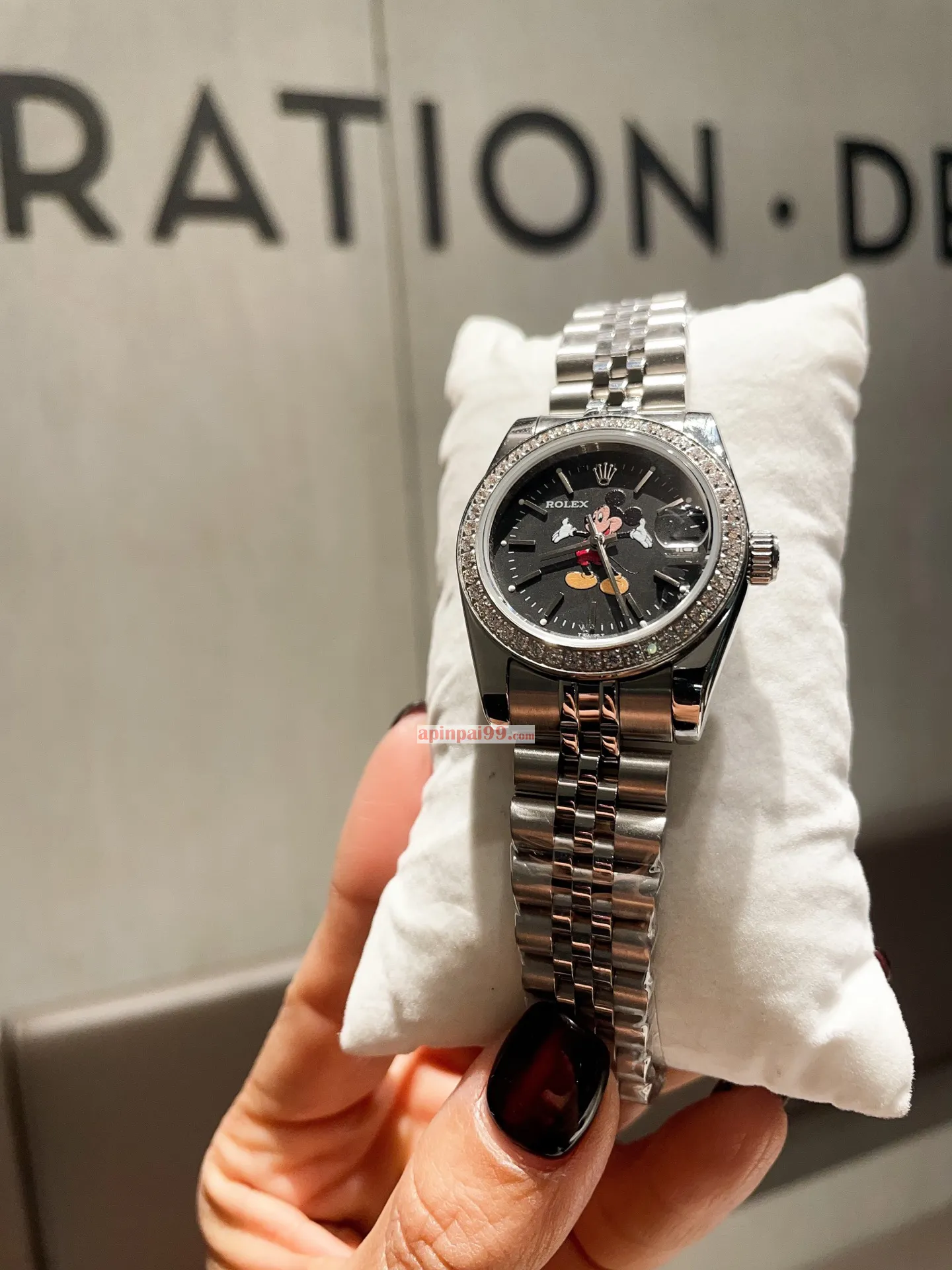 ロレックス ブラック ダイヤル ミッキーマウス クォーツコピー時計 482520-1精密技術で作[7]