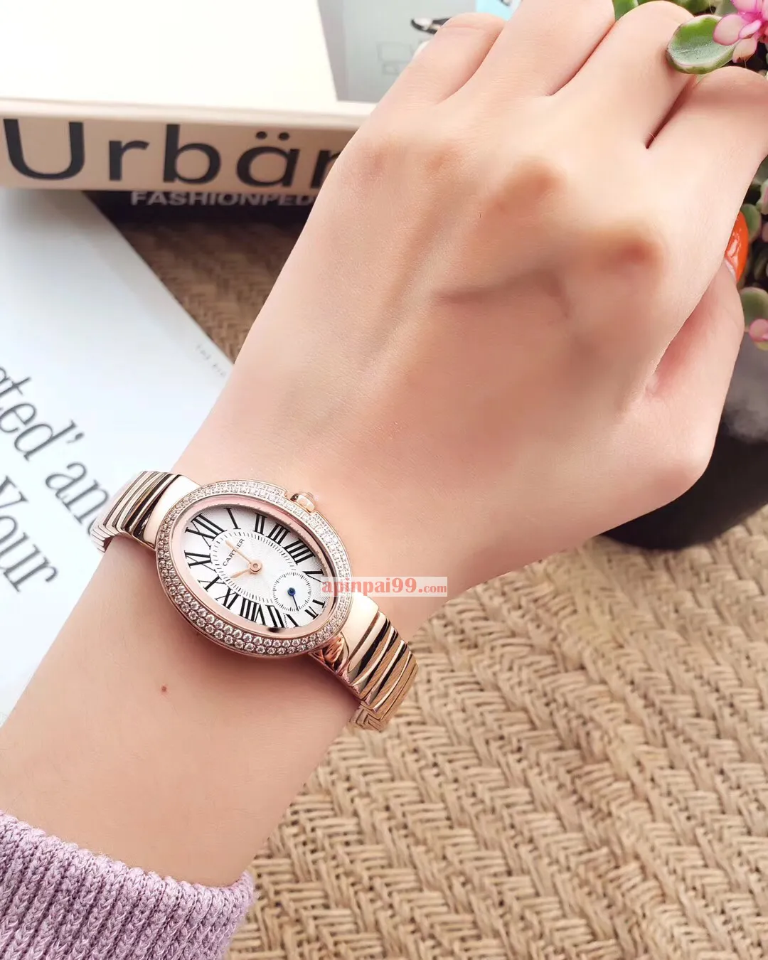 最新のカルティエバスタブ2ピン半楕円形ガチョウ卵形時計スーパーコピー 171860