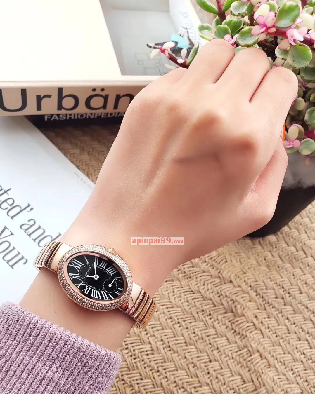 最新のカルティエバスタブ2ピン半楕円形ガチョウ卵形時計スーパーコピー 171860[2]