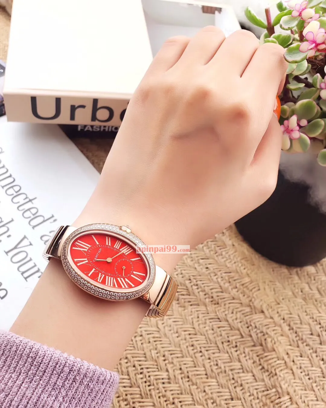 最新のカルティエバスタブ2ピン半楕円形ガチョウ卵形時計スーパーコピー 171860[5]