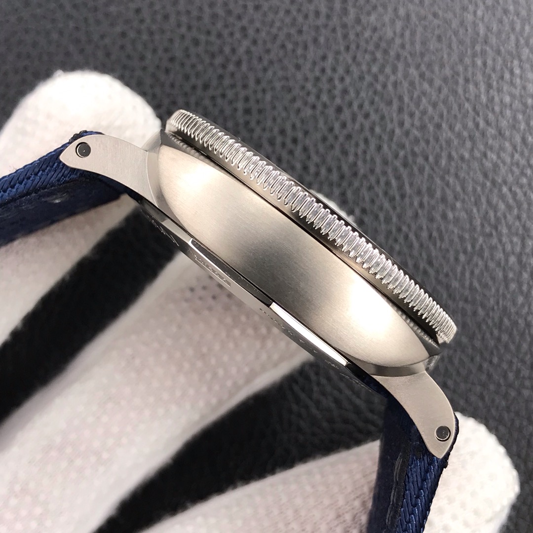 パネライ樹脂ファイバーストラップスーパーコピー時計 PAM985[5]