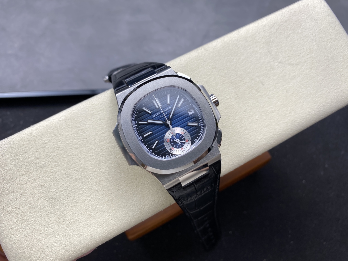 パテックフィリップ ノーチラス 5980/1A-014 マルチファンクション クロノグラフ時計 171845[3]