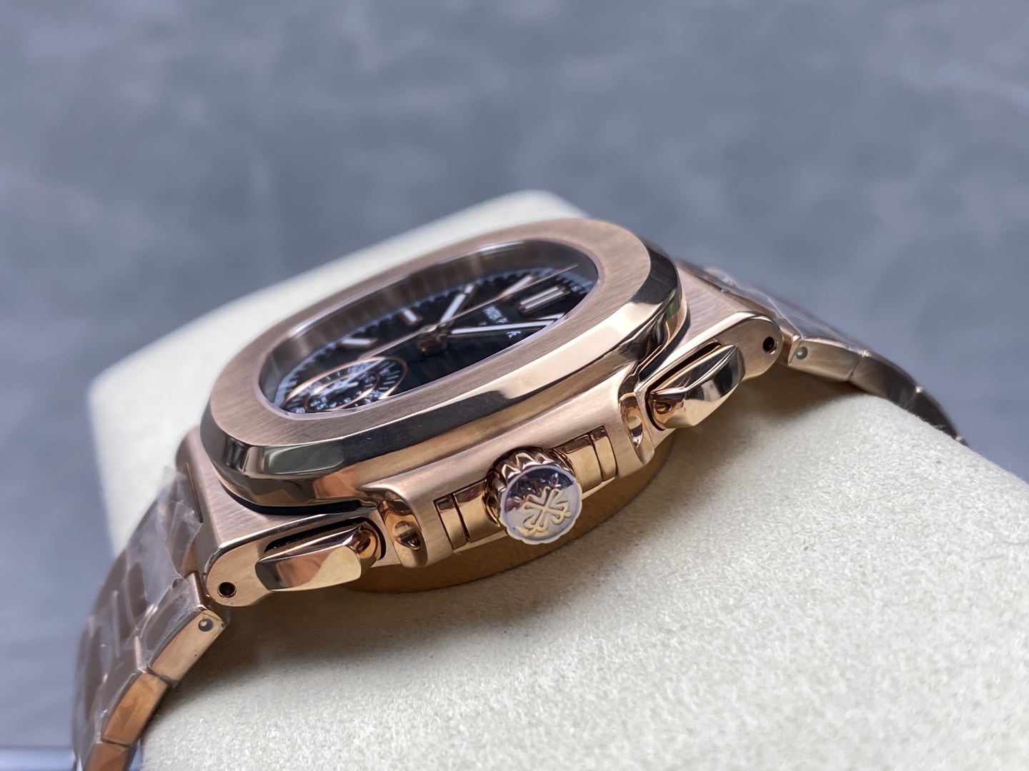 非常に人気のあるパテックフィリップ ノーチラス 5980/1A-014 多機能腕時計 171839[6]