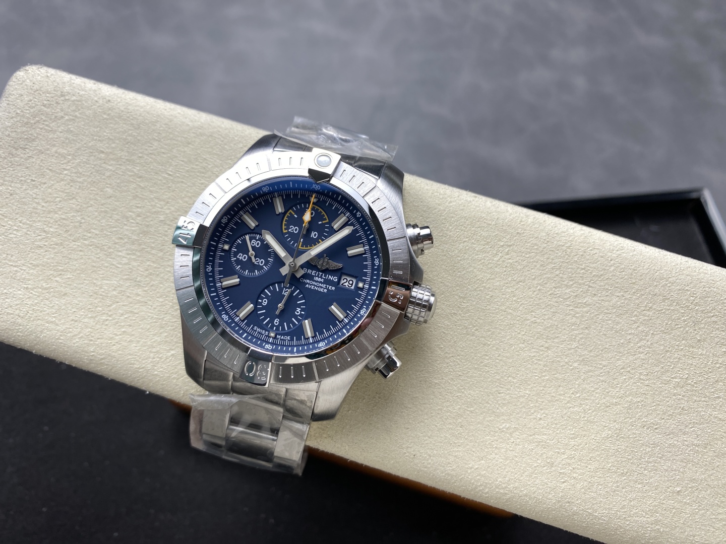 最新のブライトリング時計 アベンジャー クロノグラフ ナイトミッションシリーズ 173541品質保証[4]