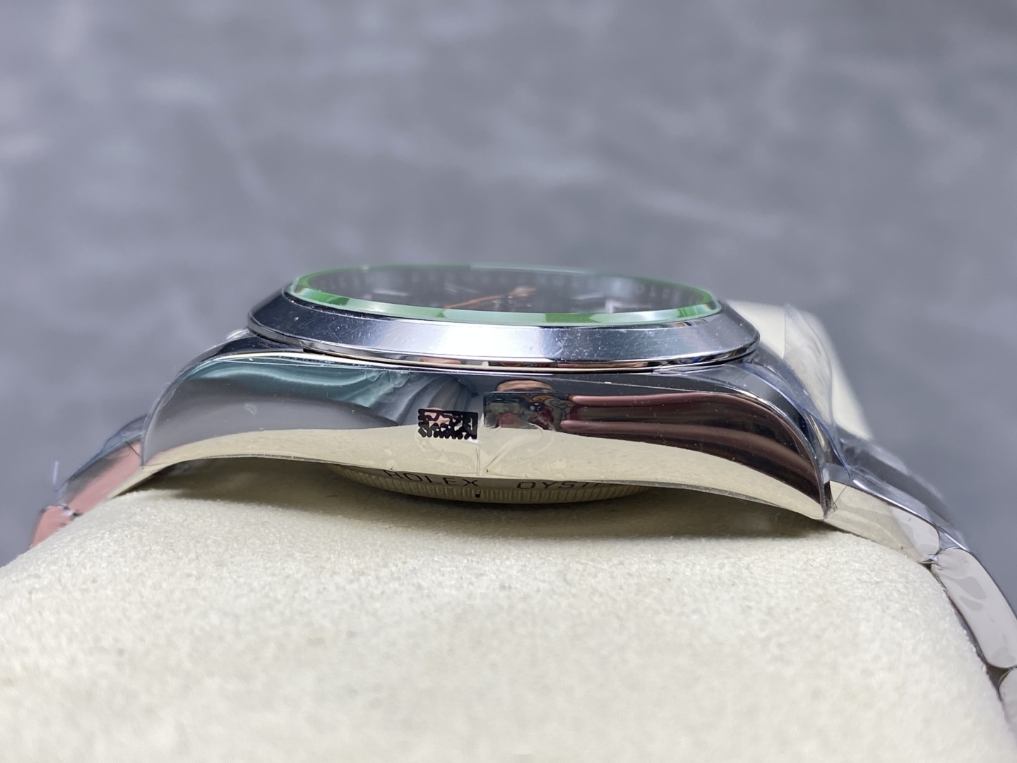 スーパーコピーRolex時計グリーンガラスライトニングミルガウスシリーズ 174462[4]