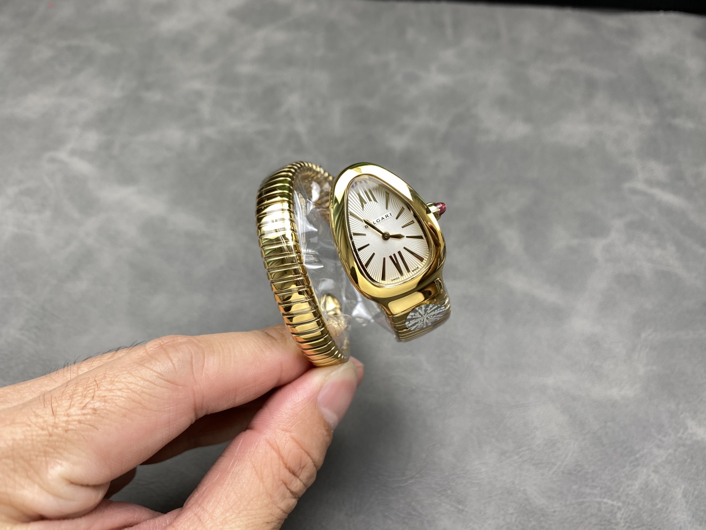 Bulgariの蛇形コピー腕時計をしたクラシックなSERPENTIシリーズ 174104[8]