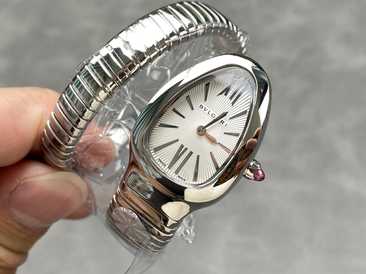 2025新品ブルガリ女性の蛇形コピー腕時計をしたクラシックなSERPENTIシリーズ 174102[2]