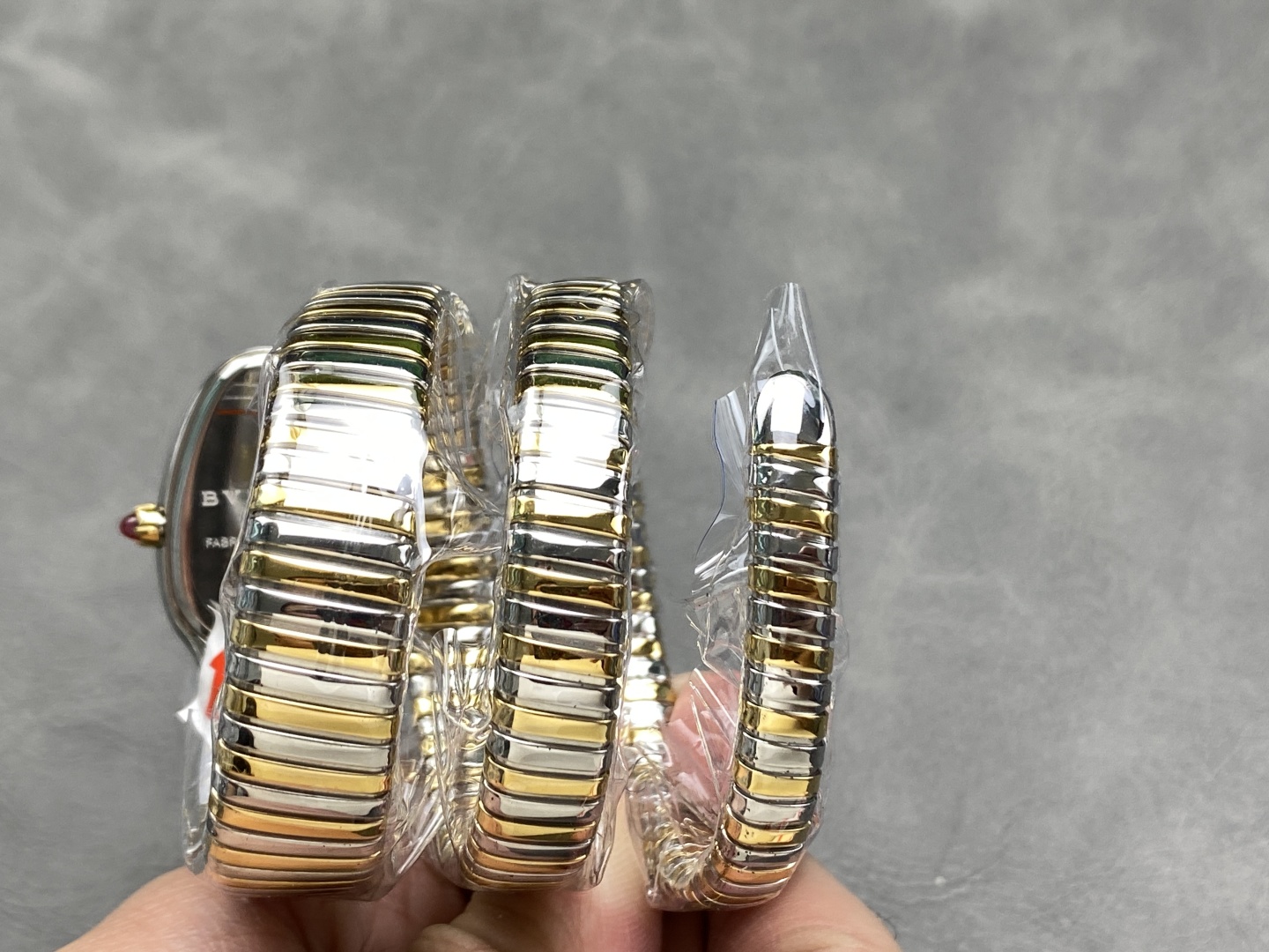 ブルガリ絶妙でユニーク蛇形スーパーコピー腕時計 174100[5]