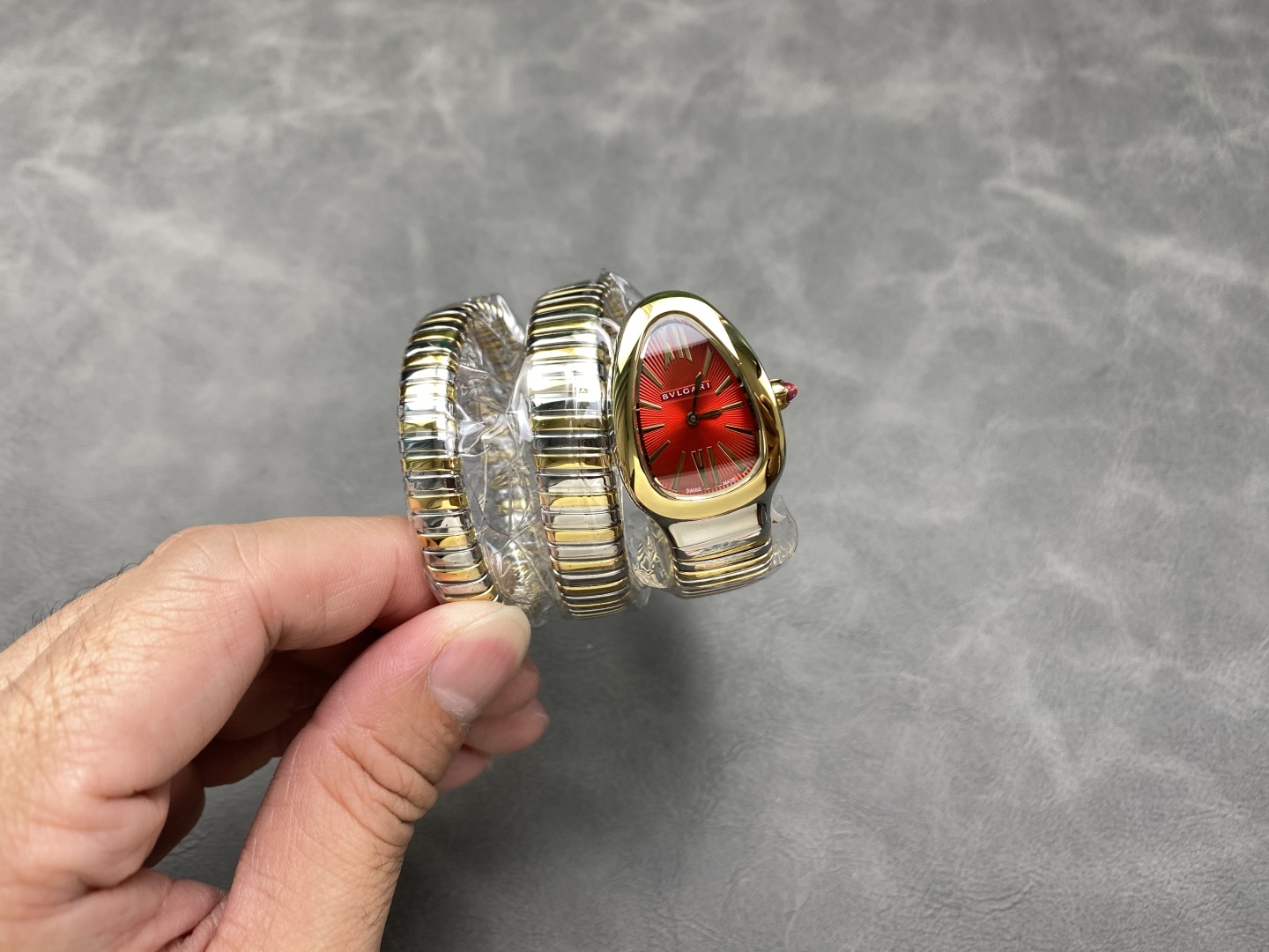 ブルガリ絶妙でユニーク蛇形スーパーコピー腕時計 174100[8]