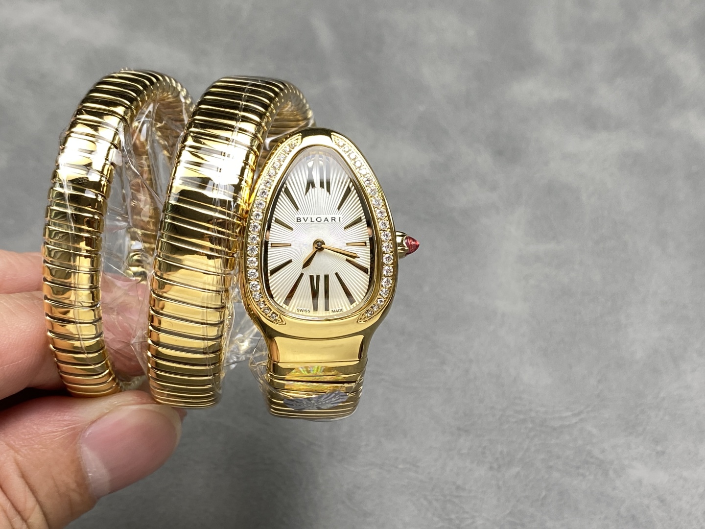 最高のブランドブルガリ女性蛇形コピー入荷時計 174084