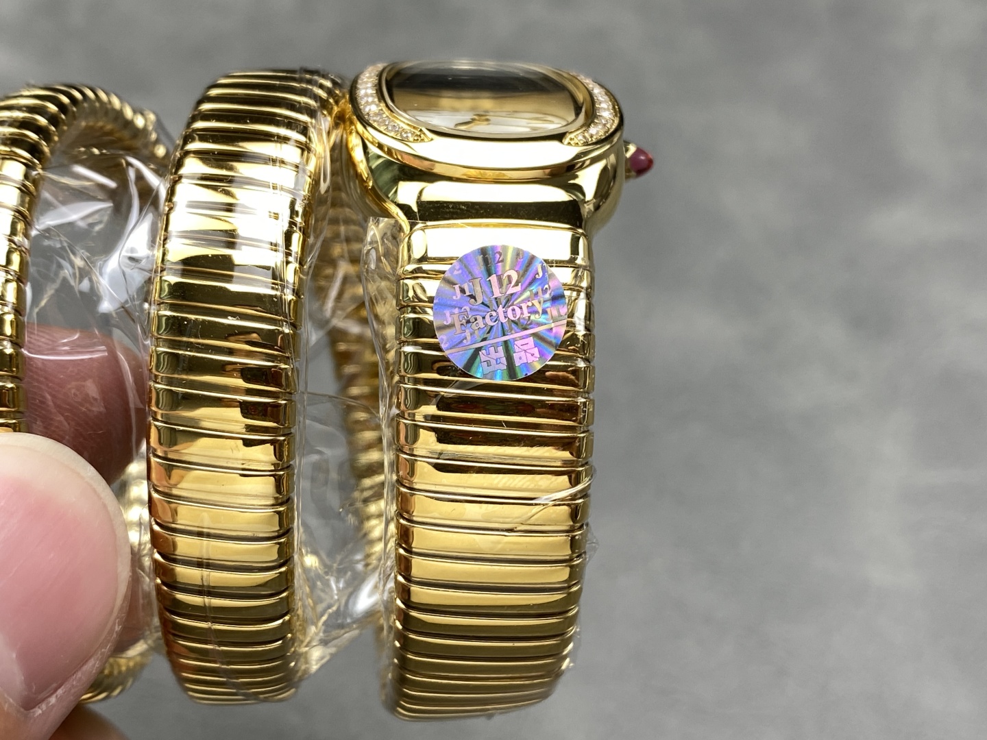 最高のブランドブルガリ女性蛇形コピー入荷時計 174084[3]