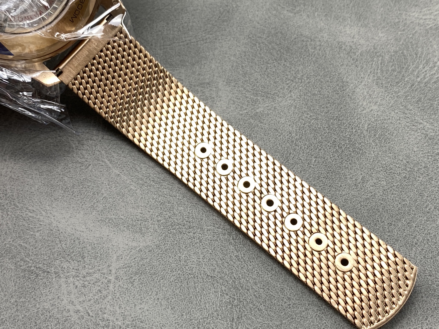 オメガ2025新製品スーパーコピーブロンズゴールドとバーガンディレッドの美しい融合シーホース 174539[8]