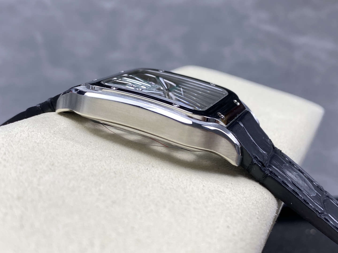 2025年に超お買い得カルティエサントス腕時計ホローレザーベルトシリーズ 174537[4]