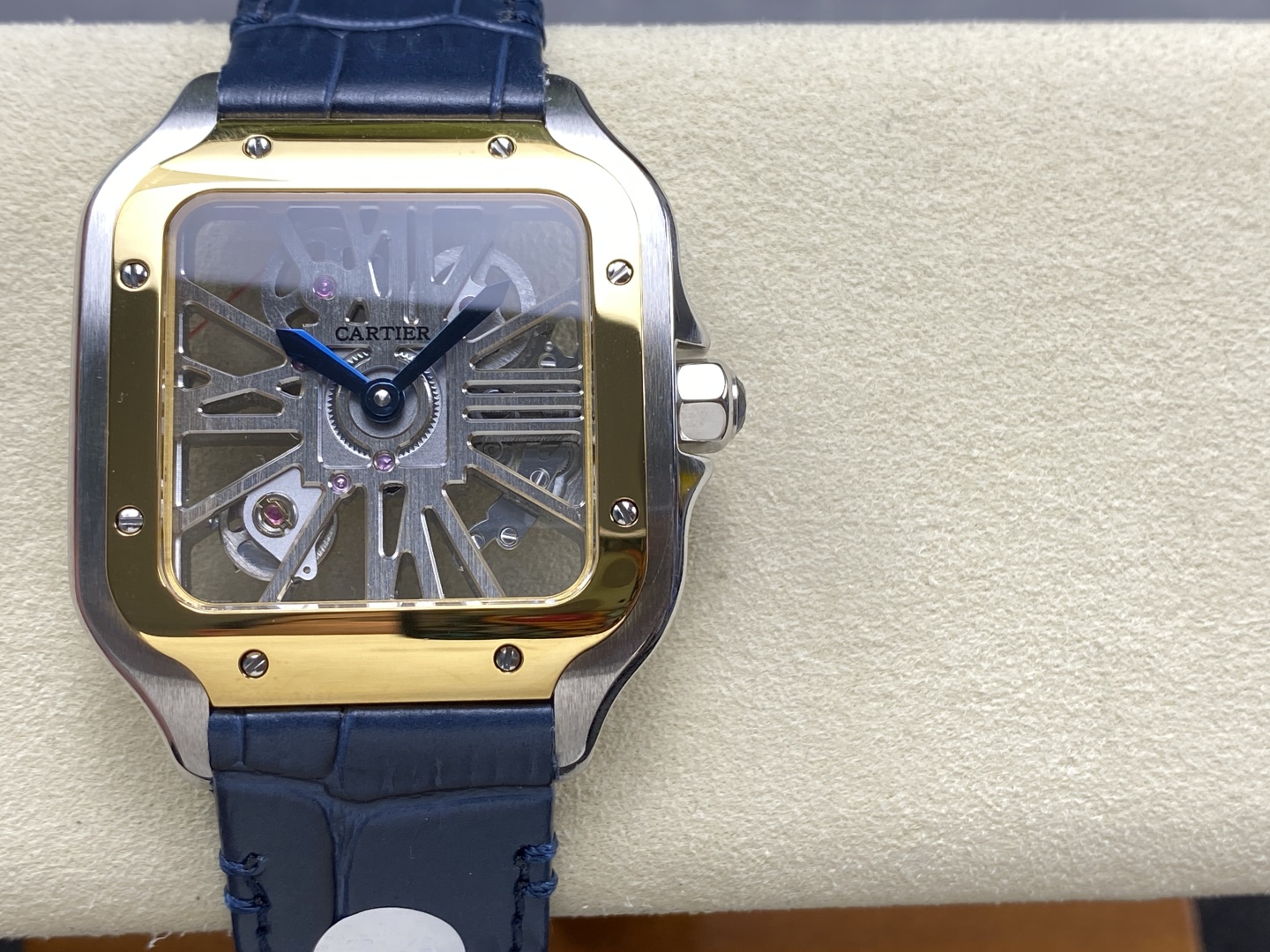 カルティエ サントススーパーコピー入荷時計スクエア ホローレザーストラップシリーズ 174535