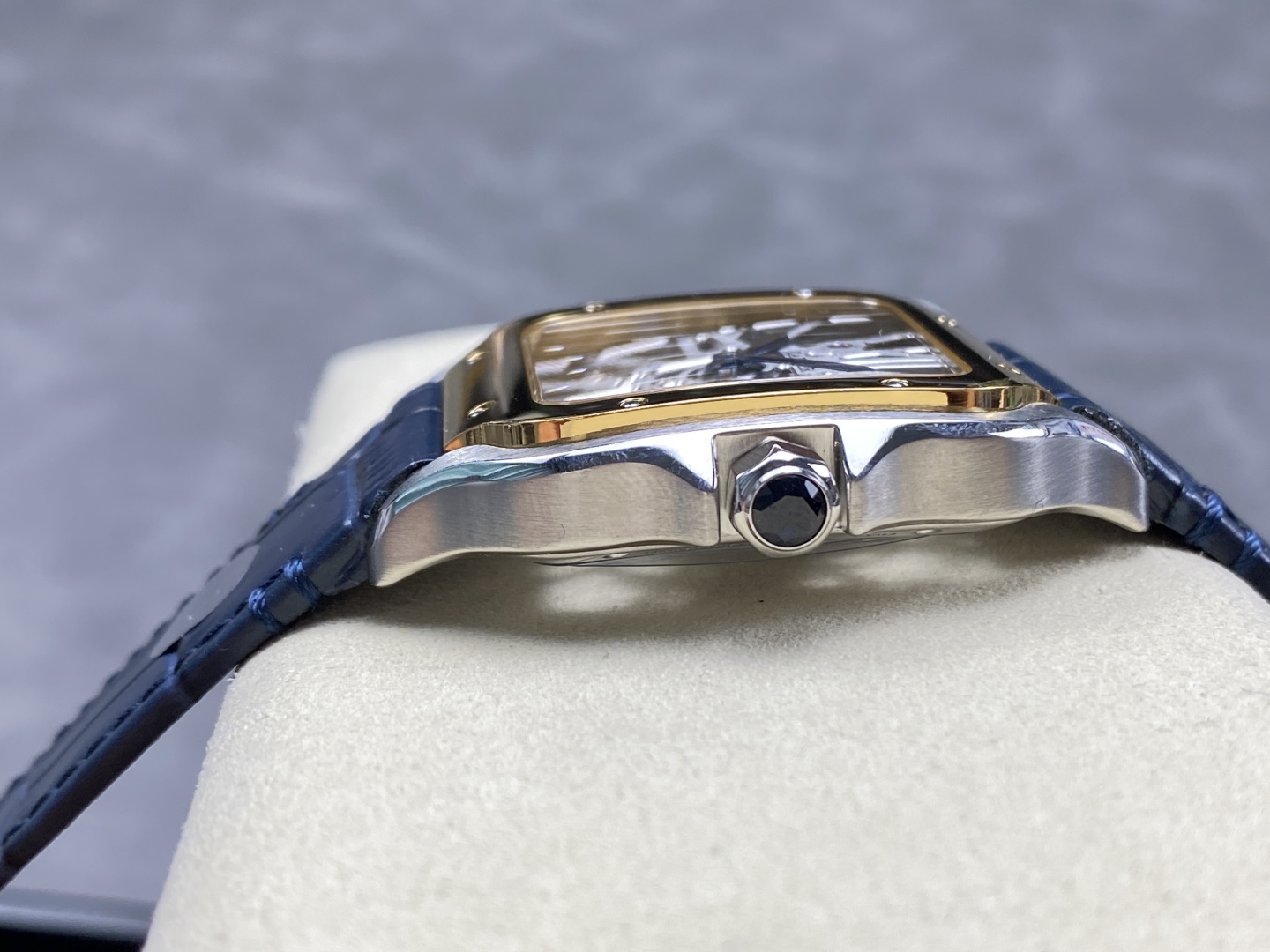 カルティエ サントススーパーコピー入荷時計スクエア ホローレザーストラップシリーズ 174535[5]