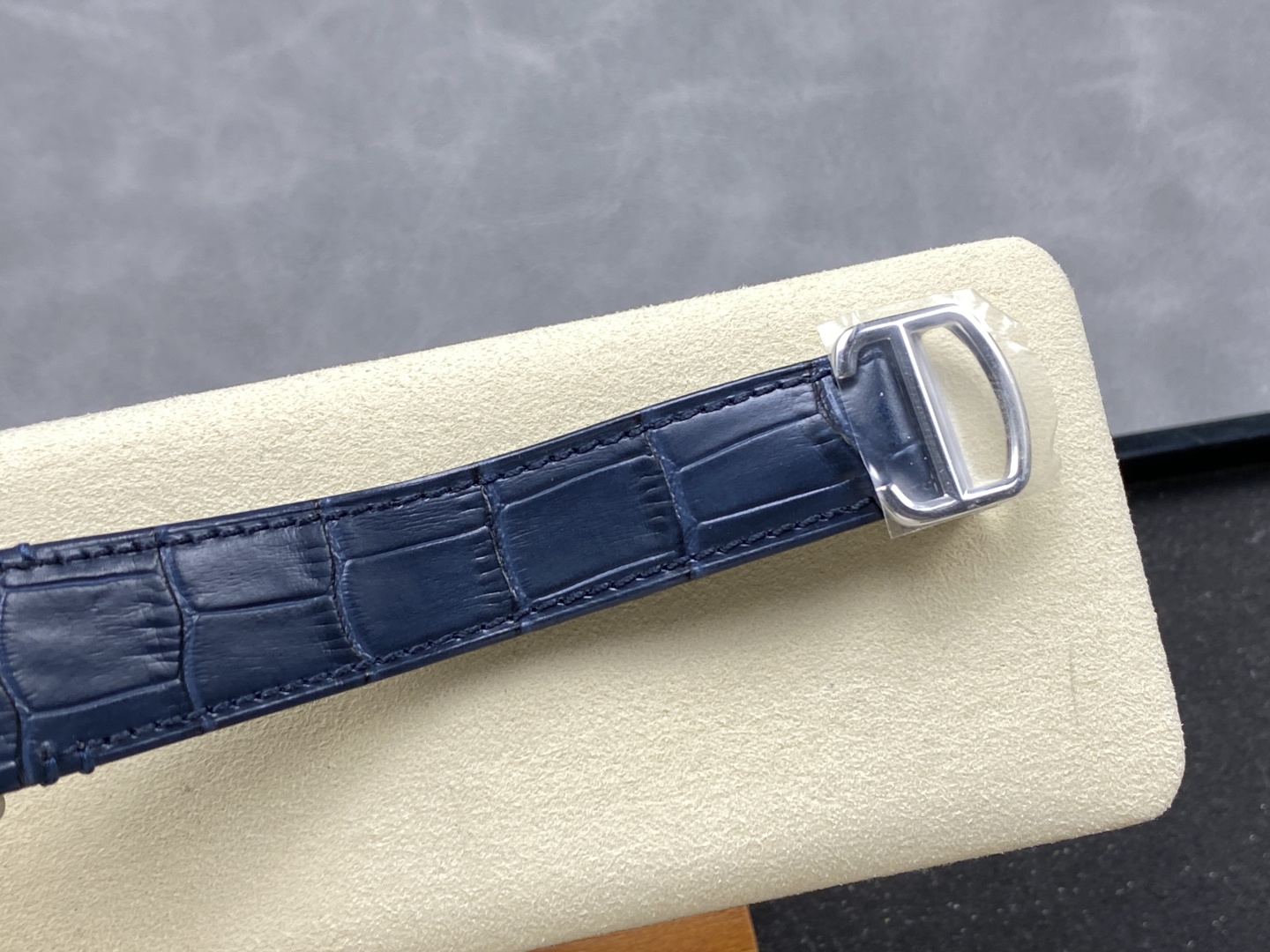 カルティエ サントススーパーコピー入荷時計スクエア ホローレザーストラップシリーズ 174535[7]