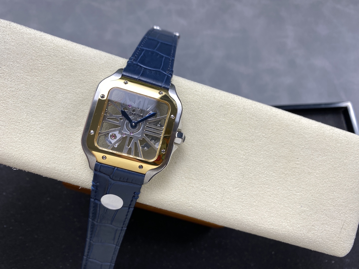 カルティエ サントススーパーコピー入荷時計スクエア ホローレザーストラップシリーズ 174535[9]