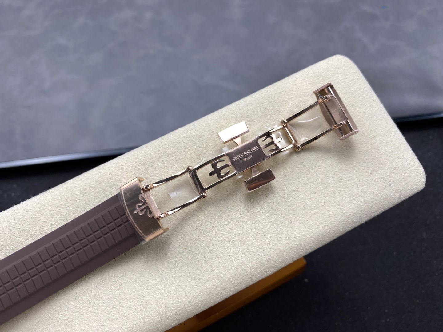 大変人気がありますのパテックフィリップコピーグレネード クロノグラフ シリーズ 5968A-003[8]