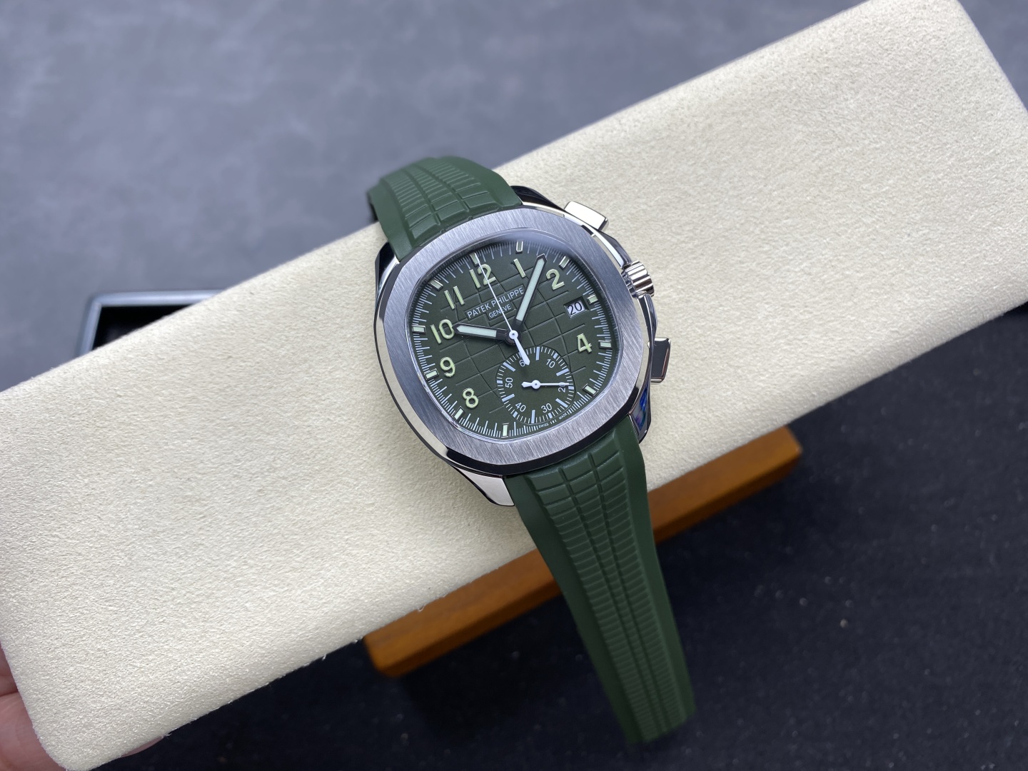 パテックフィリップ グリーン時計n級販売グレネードクロノグラフシリーズ 5968A-005[3]