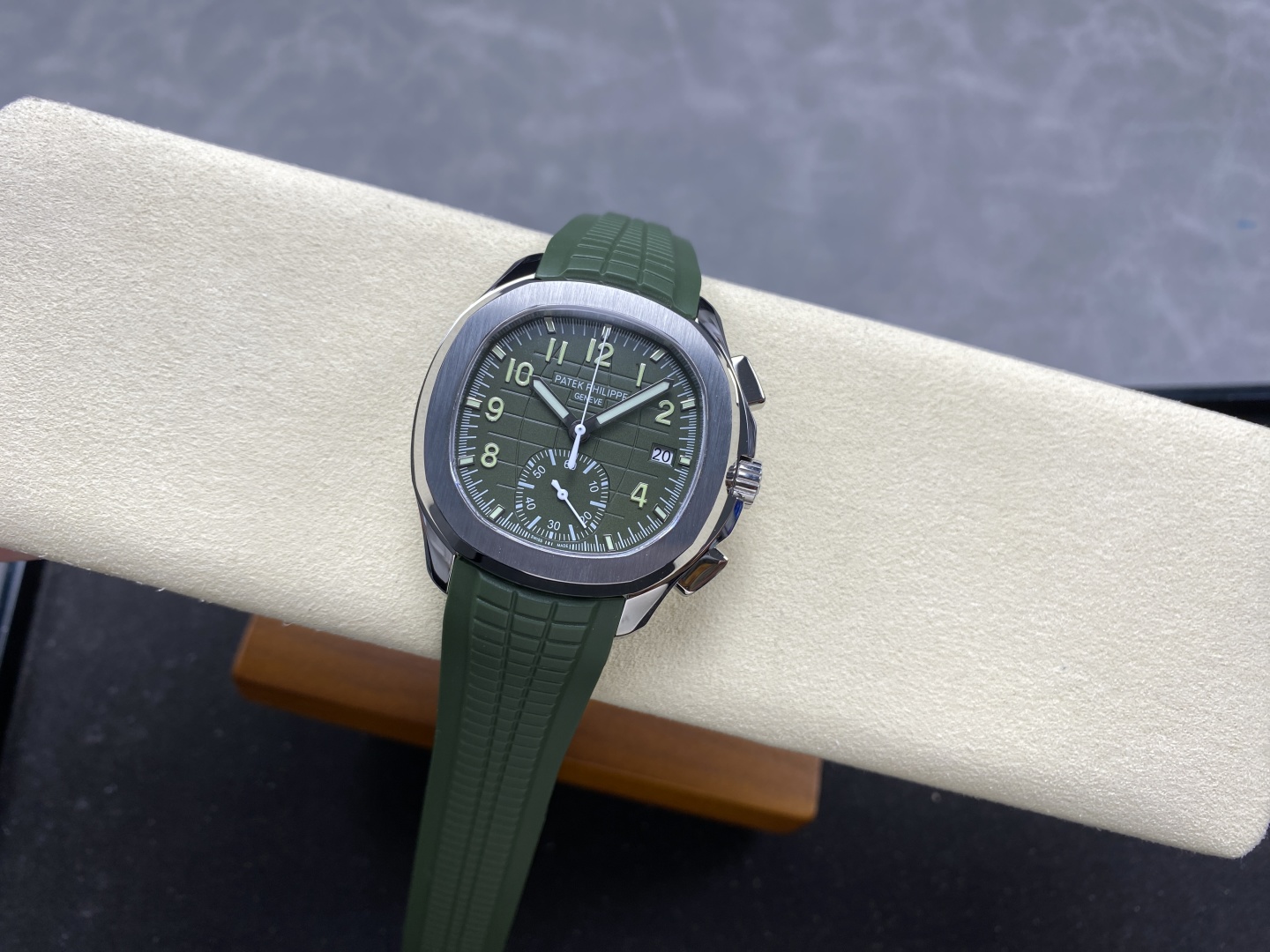 パテックフィリップ グリーン時計n級販売グレネードクロノグラフシリーズ 5968A-005[4]