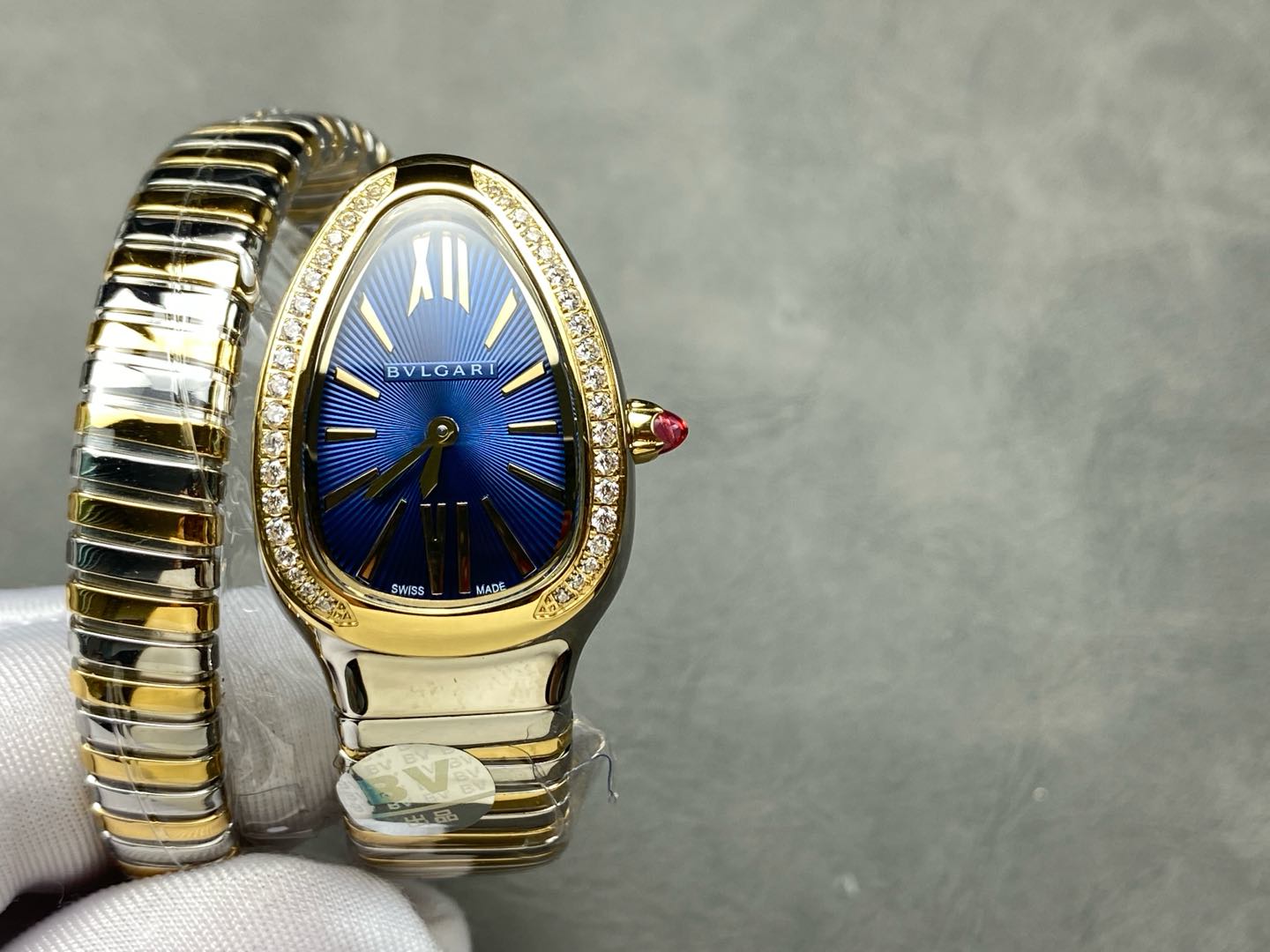 高貴な気質ブルガリ女性スーパーコピーの時計セルペンティシリーズ 173406