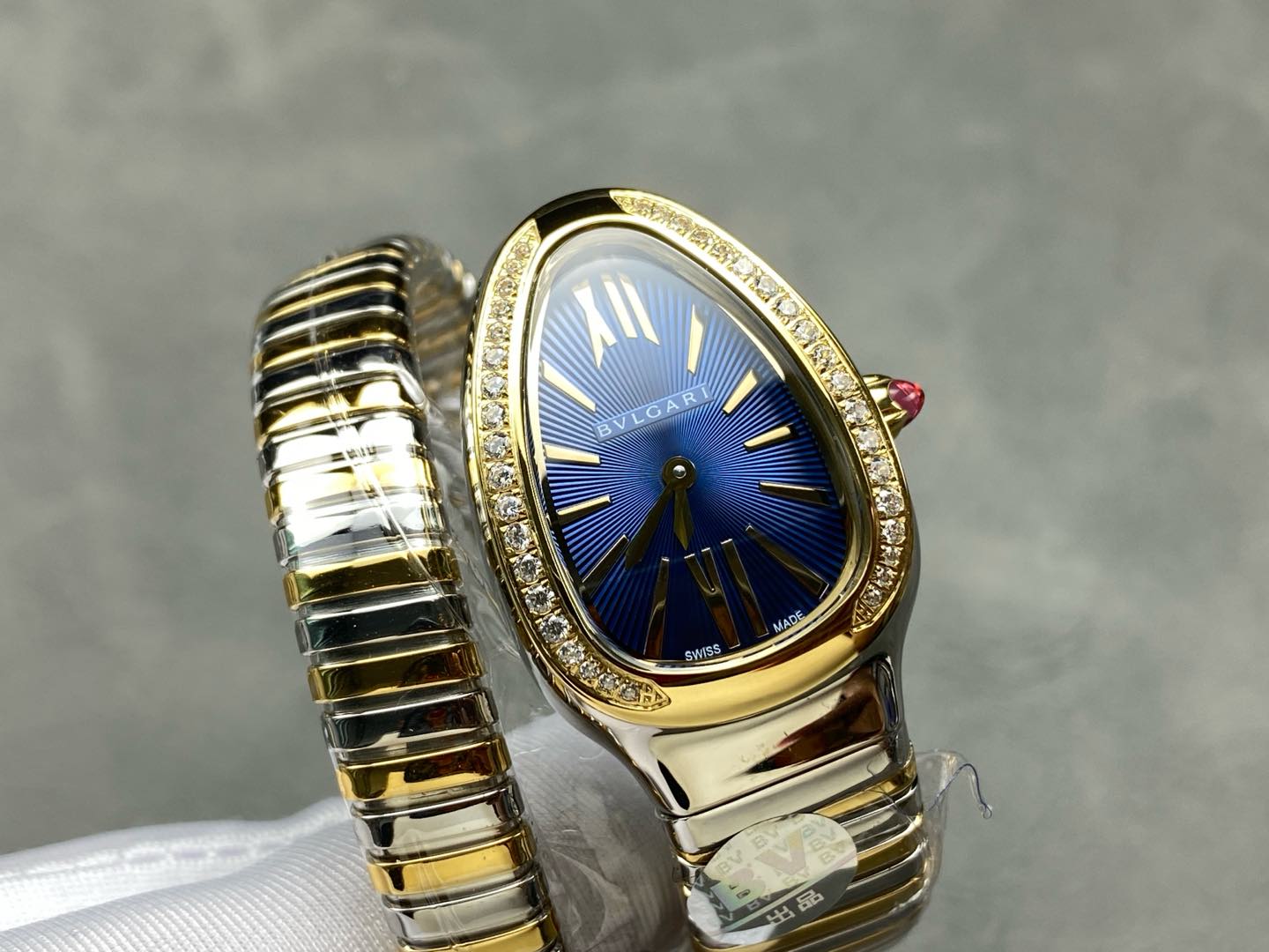 高貴な気質ブルガリ女性スーパーコピーの時計セルペンティシリーズ 173406[1]