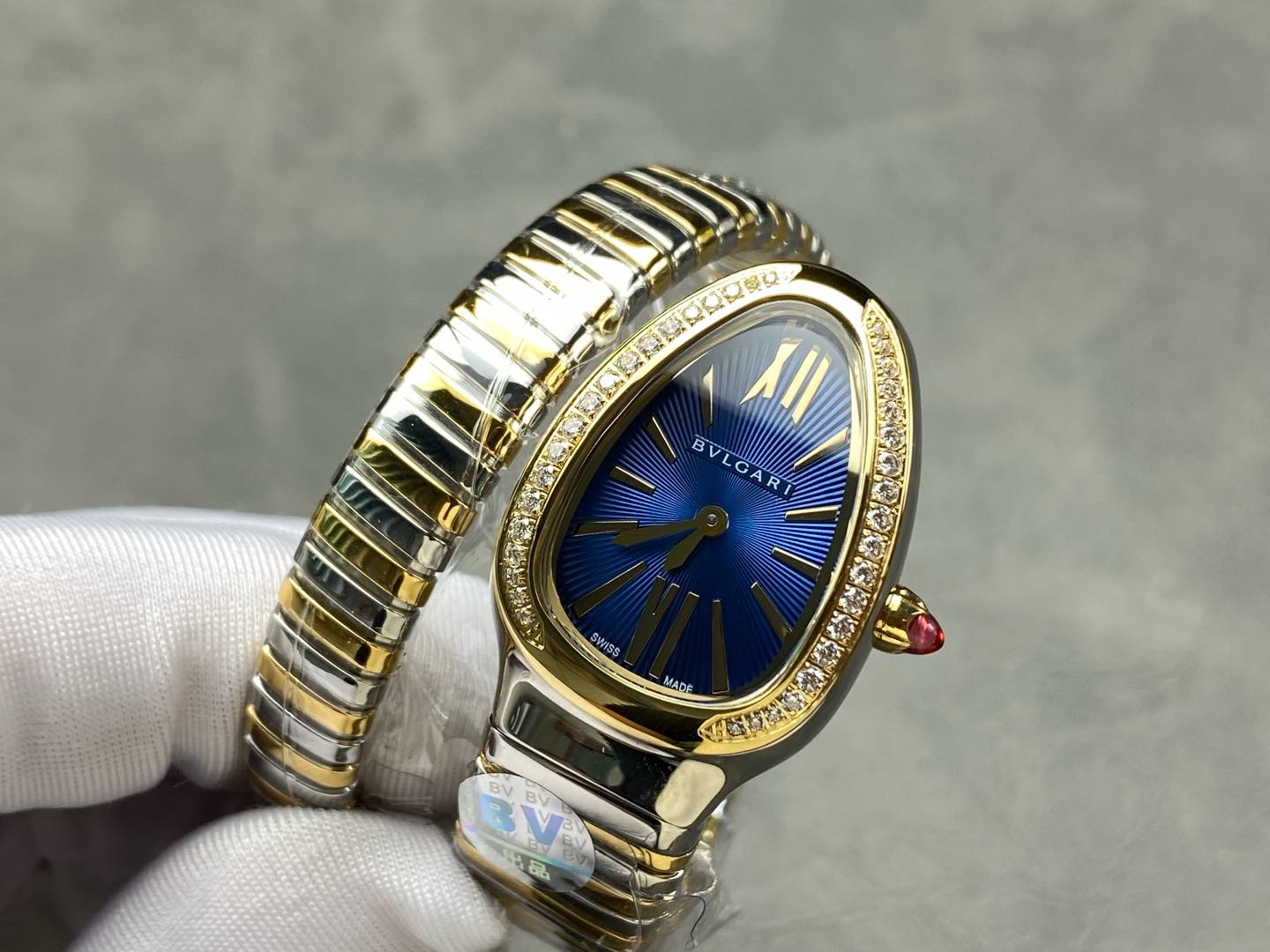 高貴な気質ブルガリ女性スーパーコピーの時計セルペンティシリーズ 173406[2]