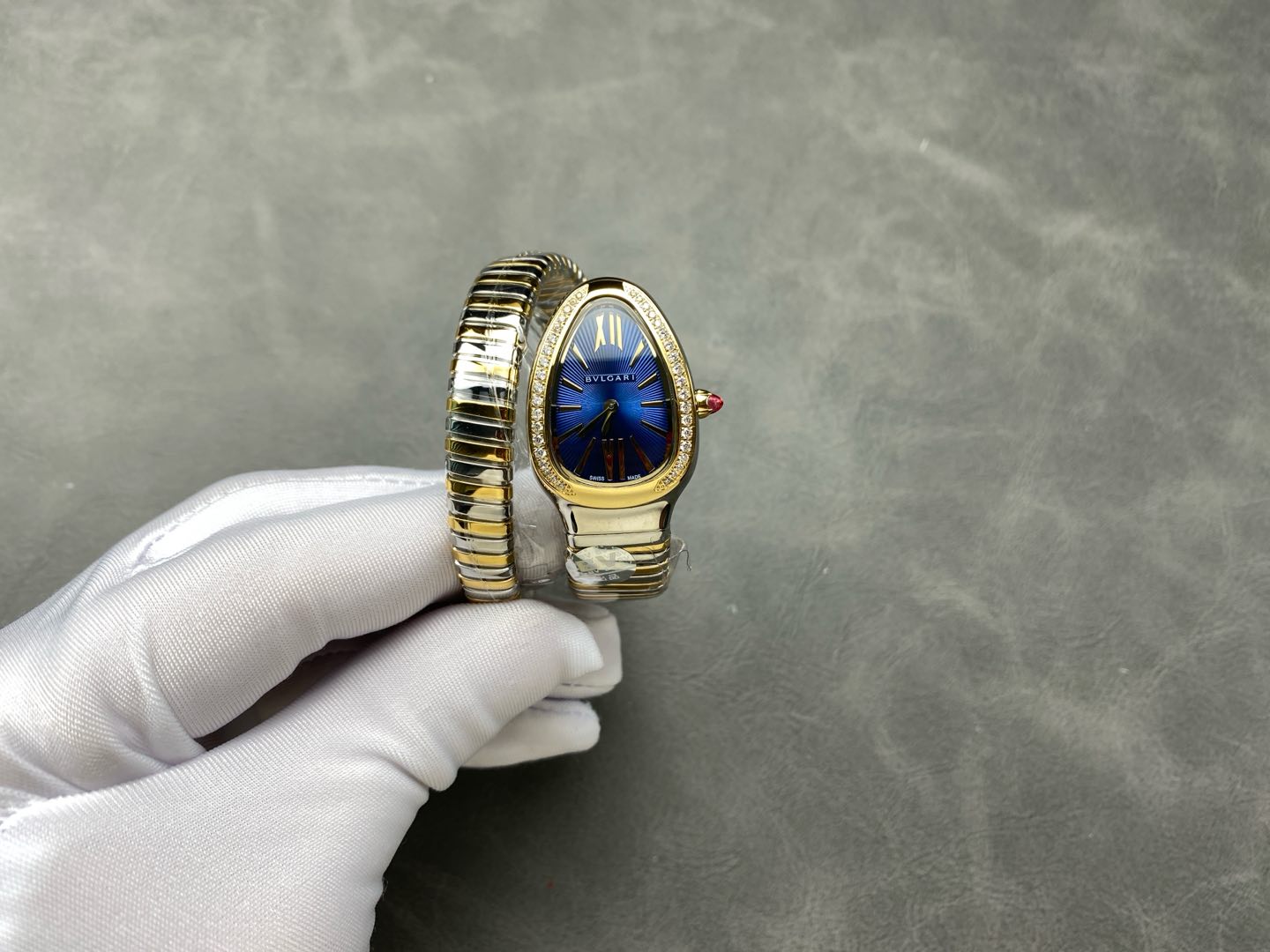 高貴な気質ブルガリ女性スーパーコピーの時計セルペンティシリーズ 173406[3]