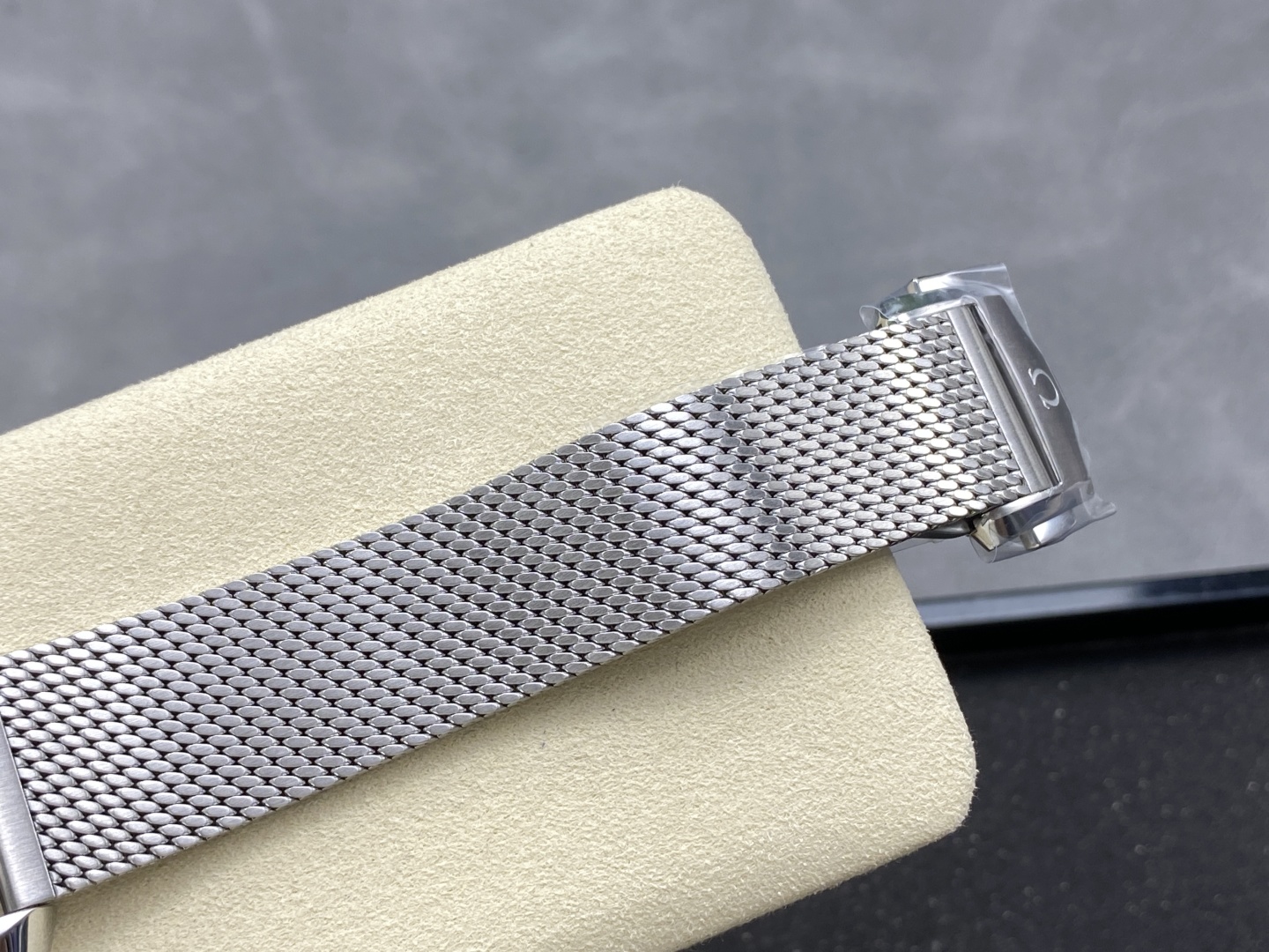 2025年人気ブランドオメガ新作カレンダーなしシーマスター300mブラックダイヤル アルミリング 174403[7]