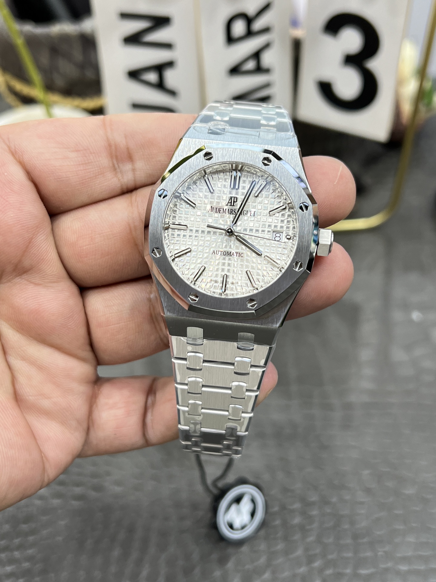 オーデマピゲ新品腕時計ロイヤルオーク 15400シリーズ フルオートマチックインテグレーテッドメカニカル 174991[2]