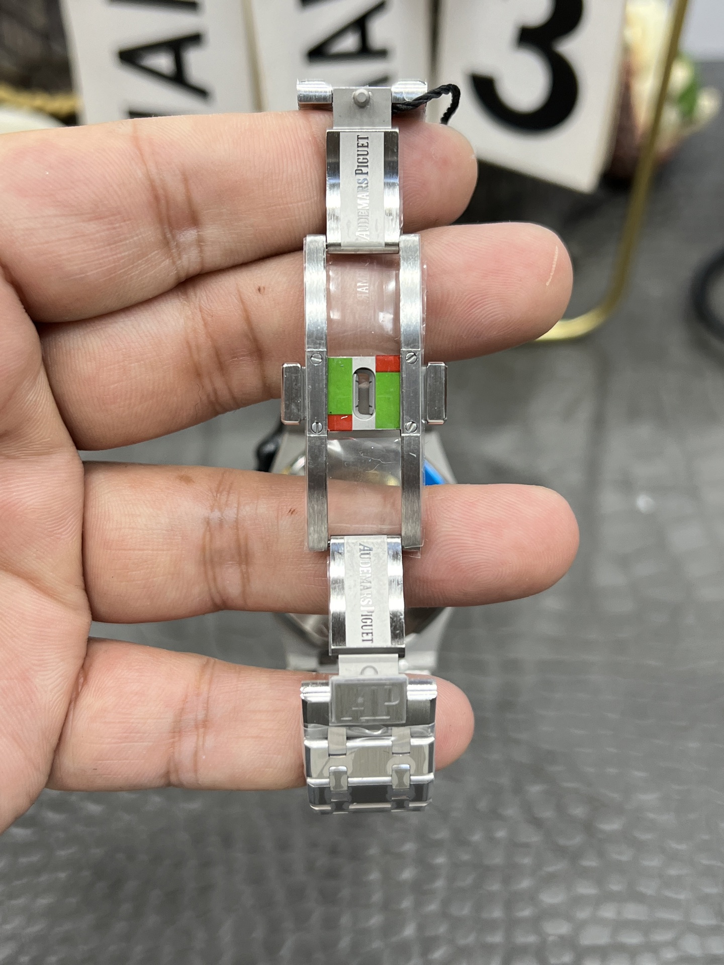 オーデマピゲ新品腕時計ロイヤルオーク 15400シリーズ フルオートマチックインテグレーテッドメカニカル 174991[7]