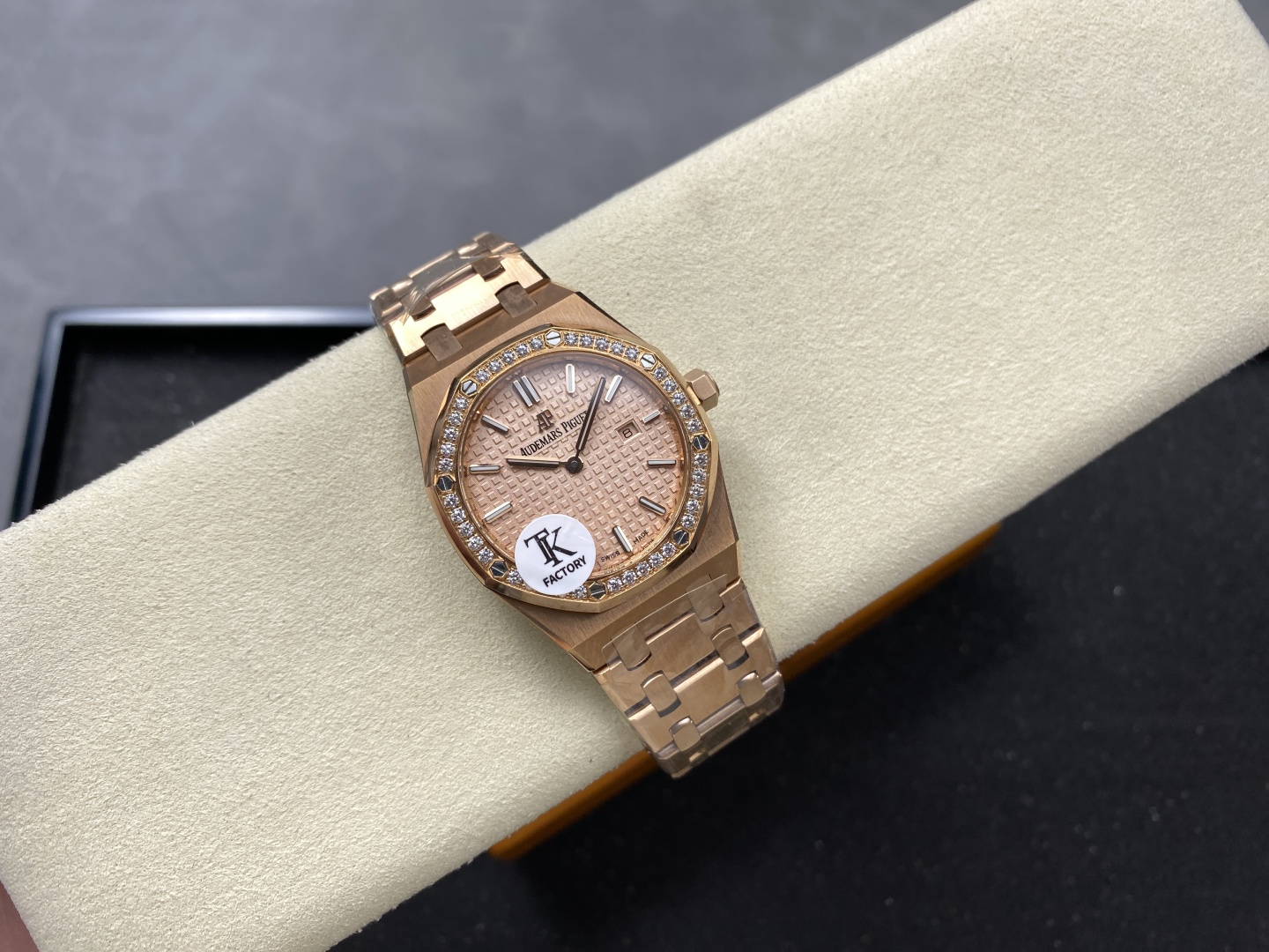 オーデマピゲロイヤルオークシリーズ 67651最高級感女性の腕時計コピー 174887[3]