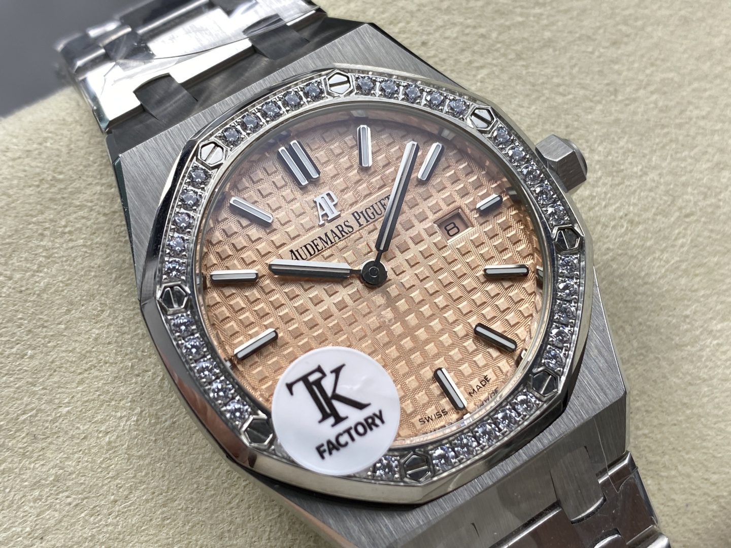 豪華なオーデマピゲ女性ロイヤルオーク 67651シリーズスーパーコピー時計入荷 174869[1]