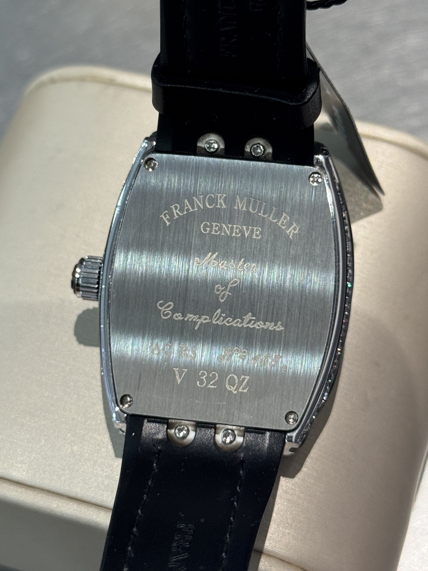 フランクミュラー上新品V32 バレルシリーズ 高級ダイヤモンドインレイ クラシックデジタルフェイス時計 119779[6]