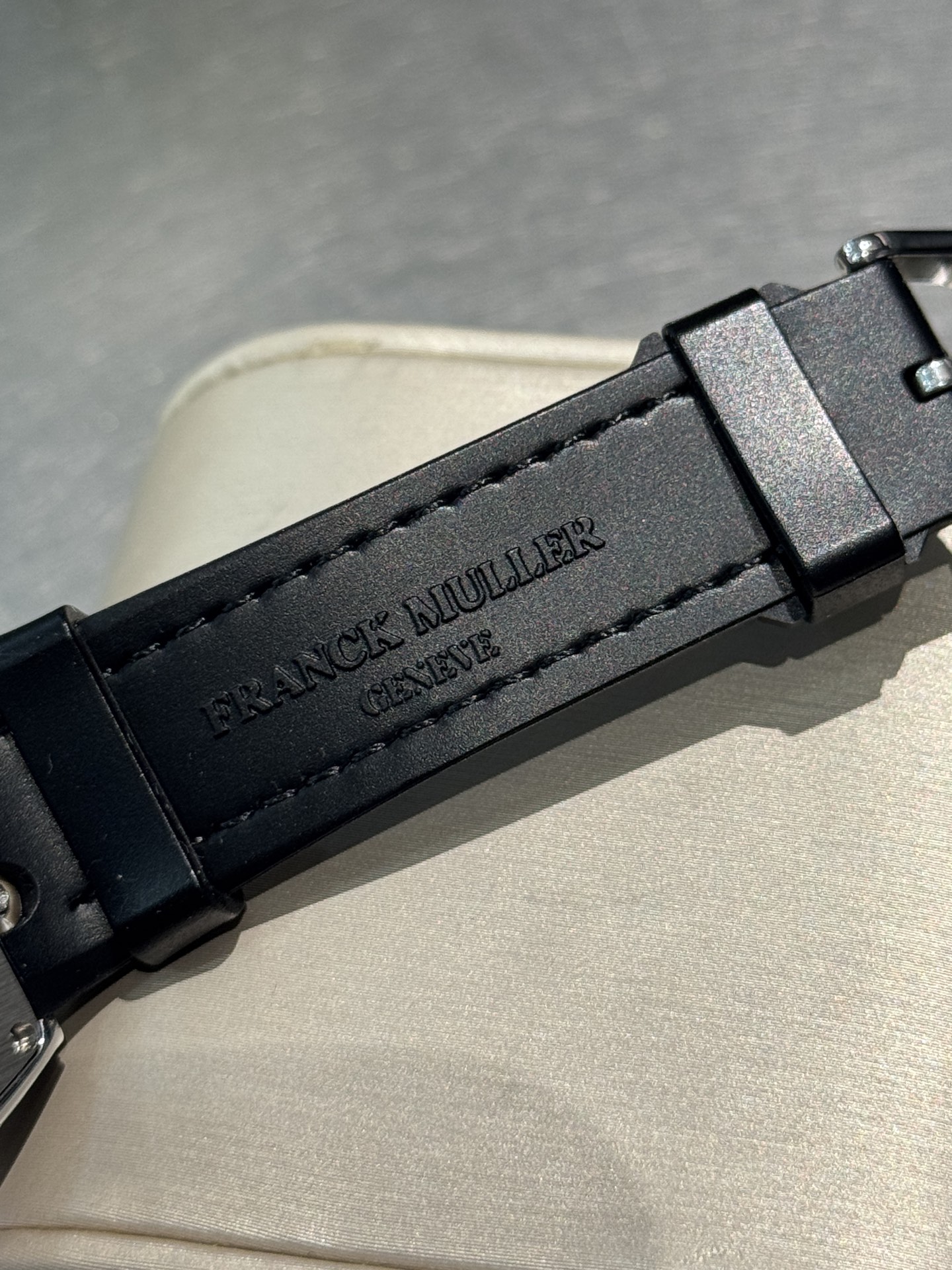 フランクミュラー上新品V32 バレルシリーズ 高級ダイヤモンドインレイ クラシックデジタルフェイス時計 119779[7]