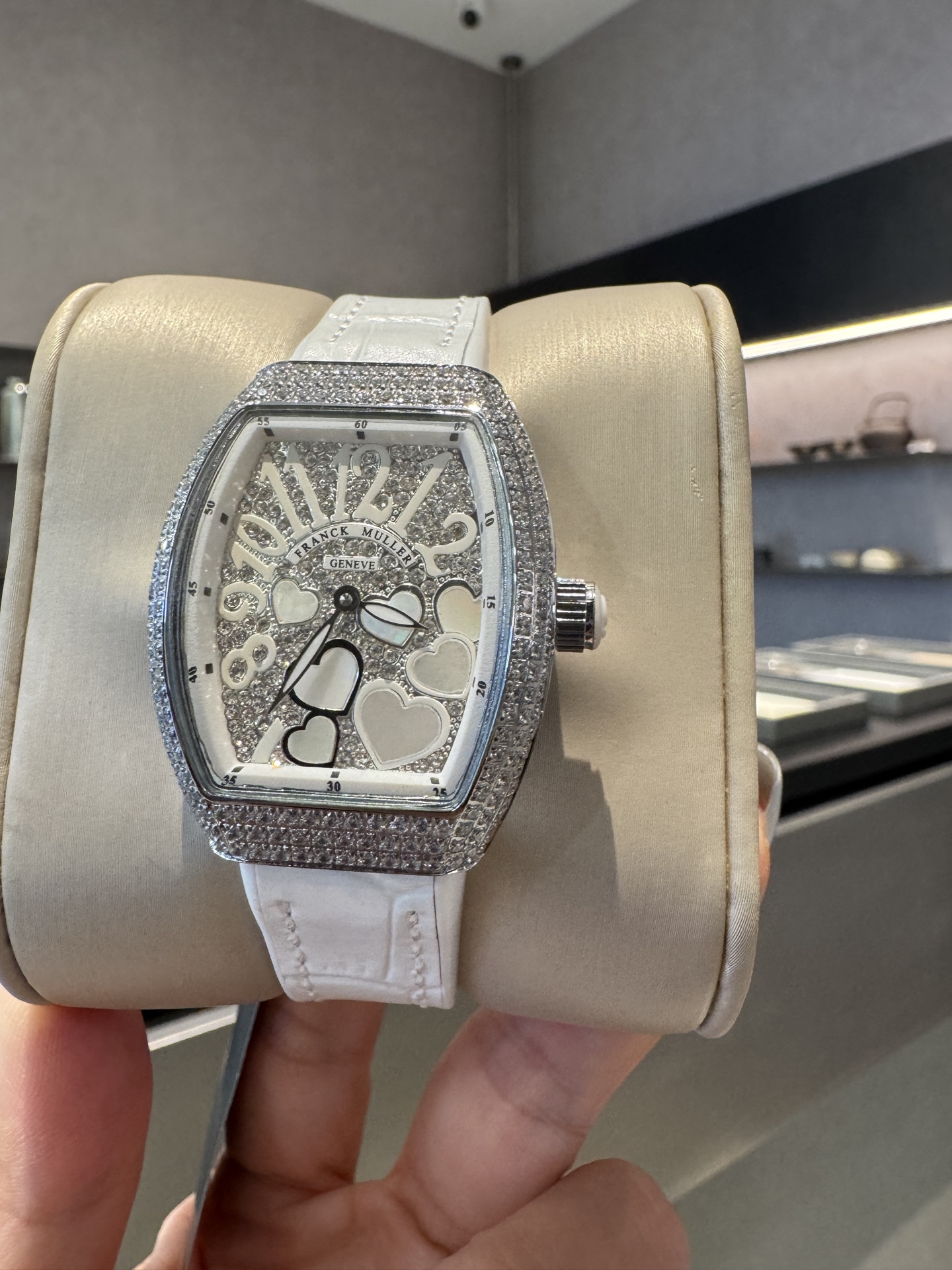 2025新製品フランクミュラーV32 バレルシリーズ 高級コピーダイヤモンドインレイ クラシックデジタルフェイス 119778[3]