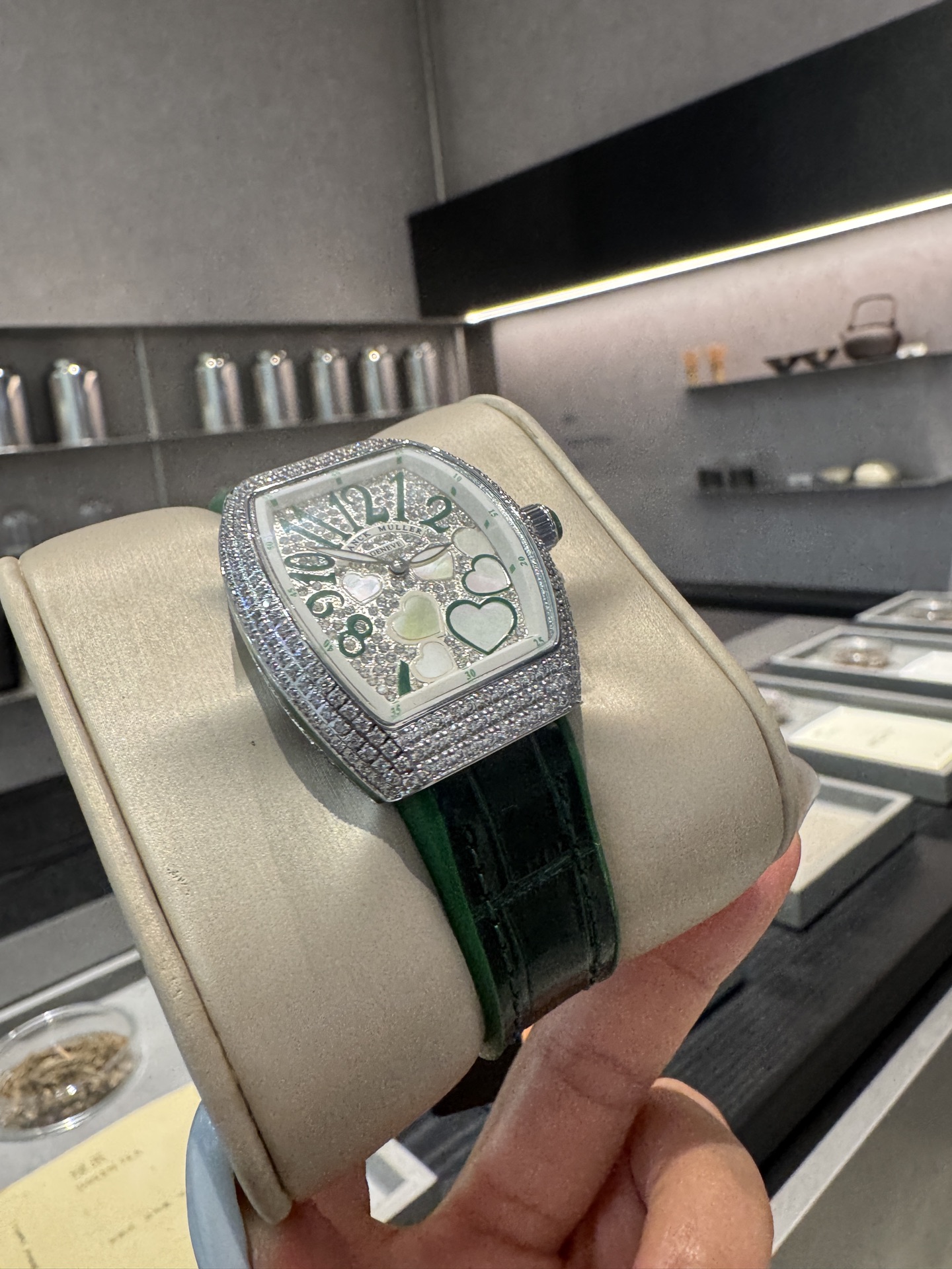 高級豪華スーパーコピーフランクミュラーV32 バレルシリーズダイヤモンドインレイ クラシックデジタルフェイス入荷 119777[2]