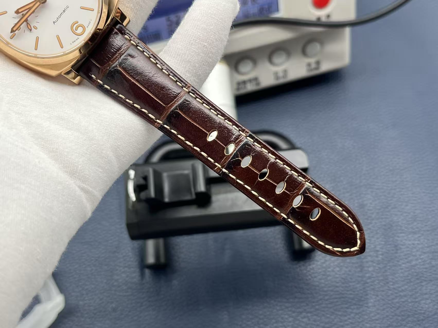 2025年マストハブ高級のパネライ時計42mmが登場 119927[8]