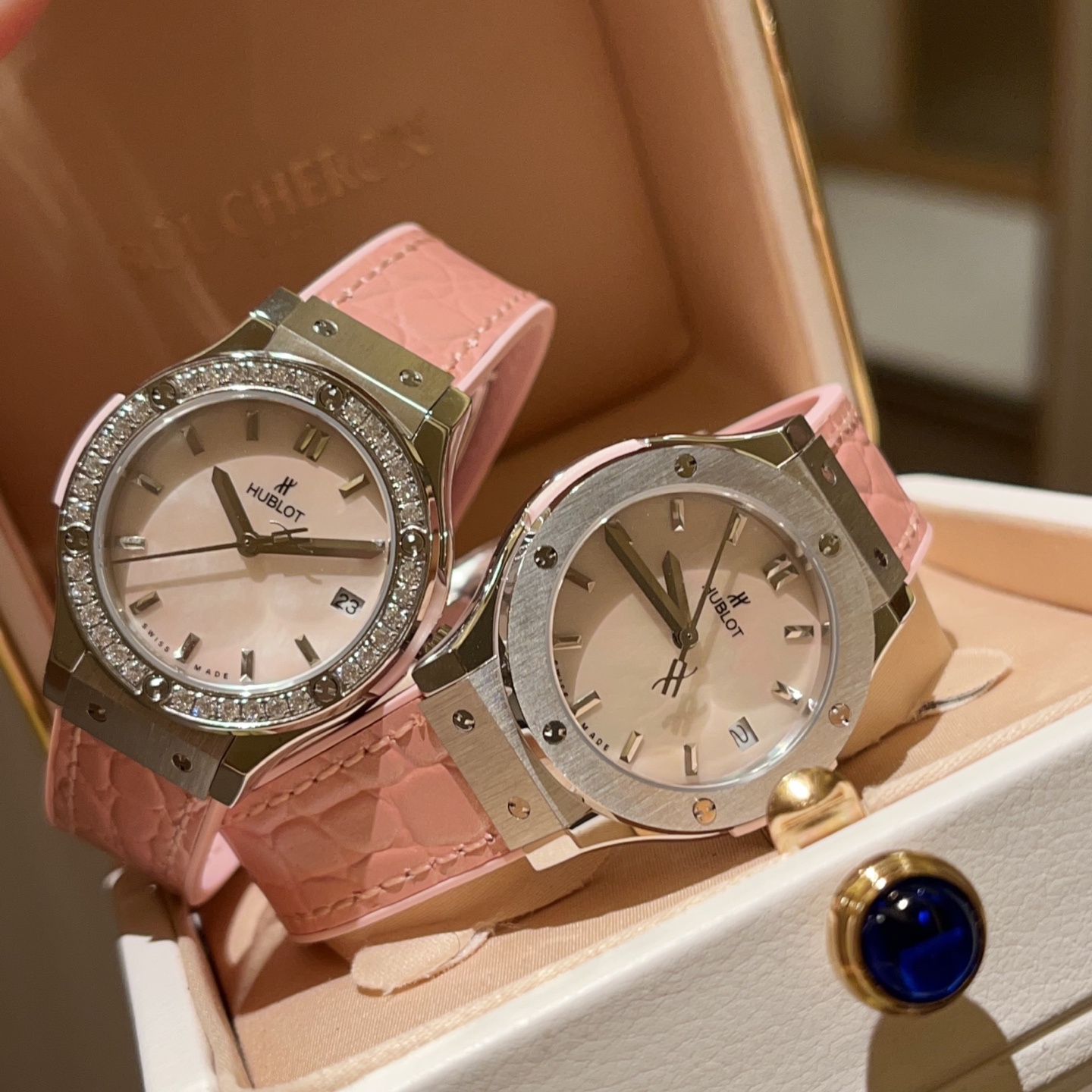 2025年の新モデルウブロ クラシック・フュージョンシリーズ女性高級腕時計 120458