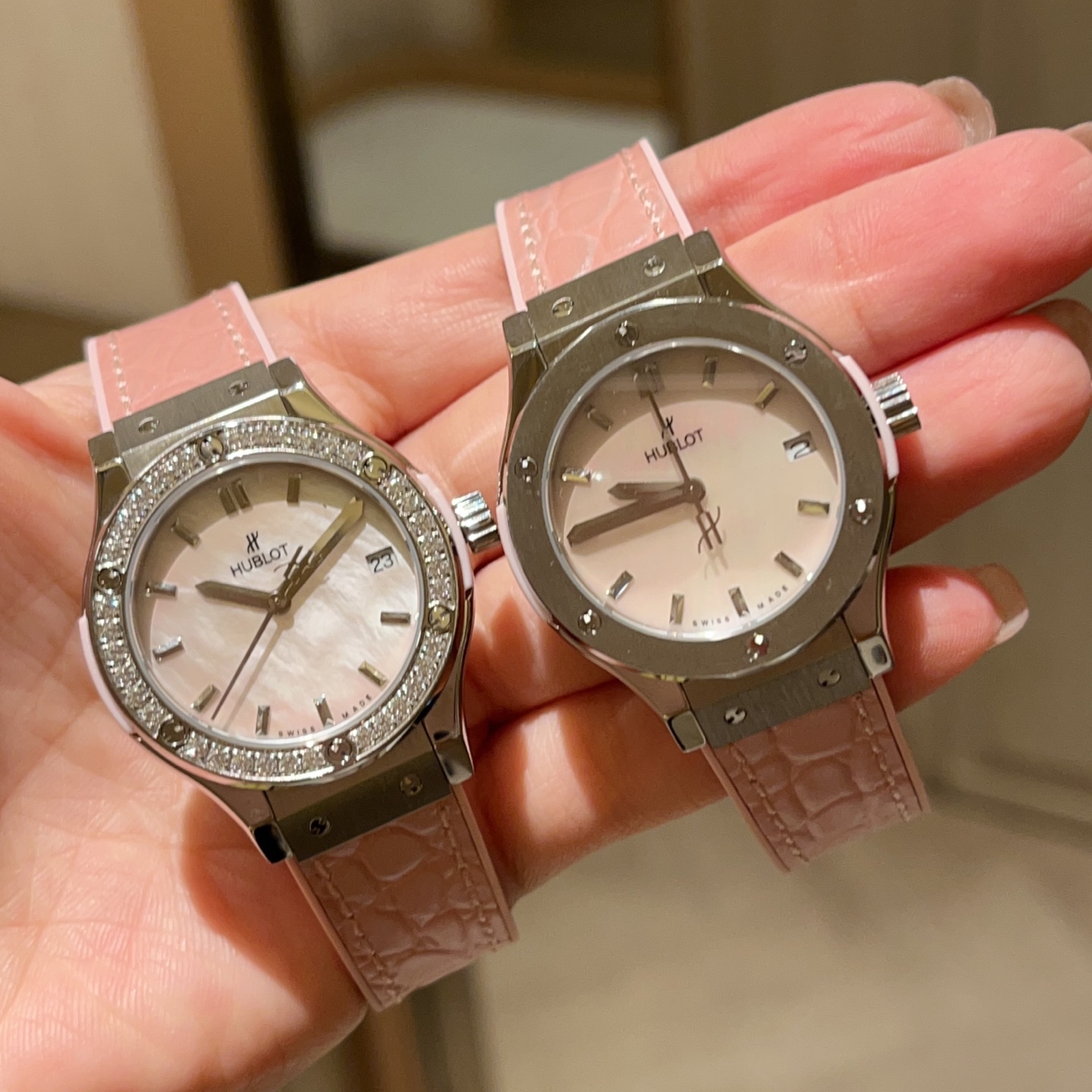 2025年の新モデルウブロ クラシック・フュージョンシリーズ女性高級腕時計 120458[1]