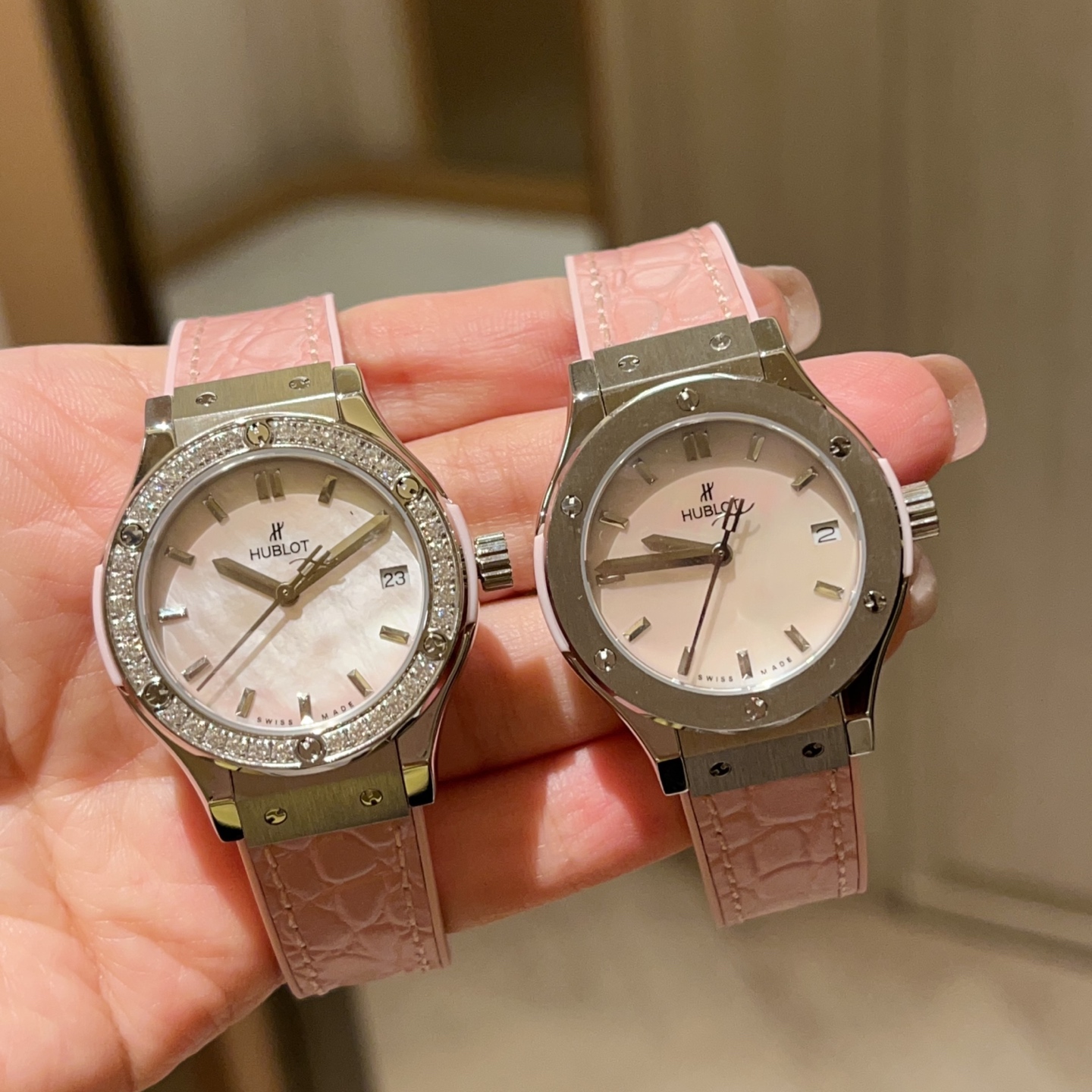 2025年の新モデルウブロ クラシック・フュージョンシリーズ女性高級腕時計 120458[2]