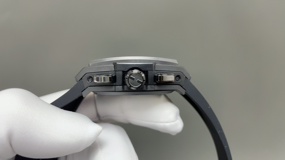 最高品質ウブロ蛇年スーパーコピー腕時計スペシャルエディション 120311[3]