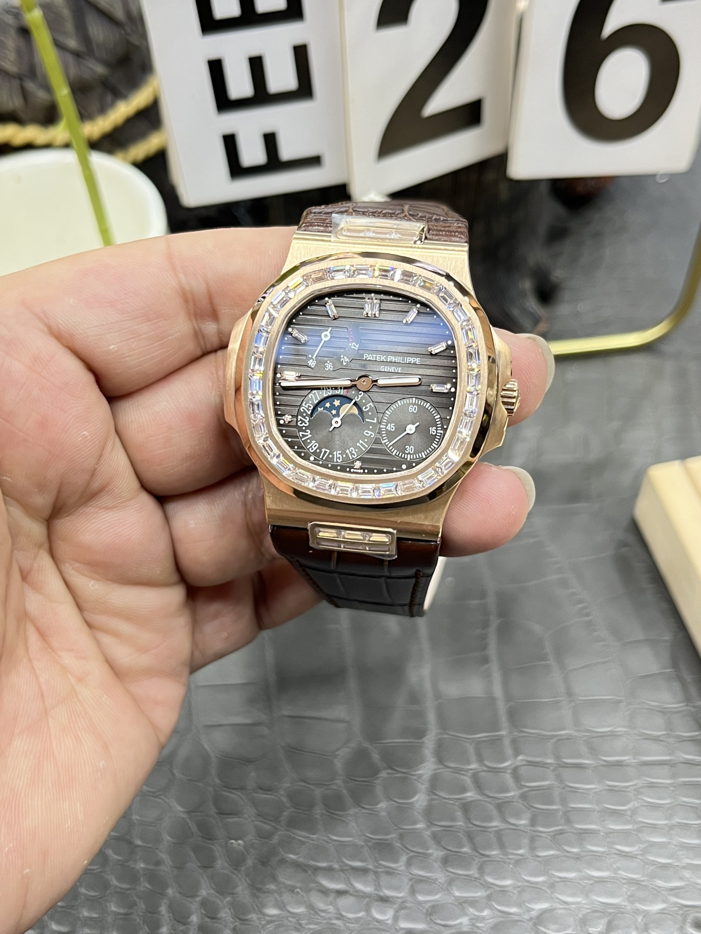 パテックフィリップ 審美的に美しい時計V3 ノーチラス ローズゴールド ダイヤモンドベゼル 171592