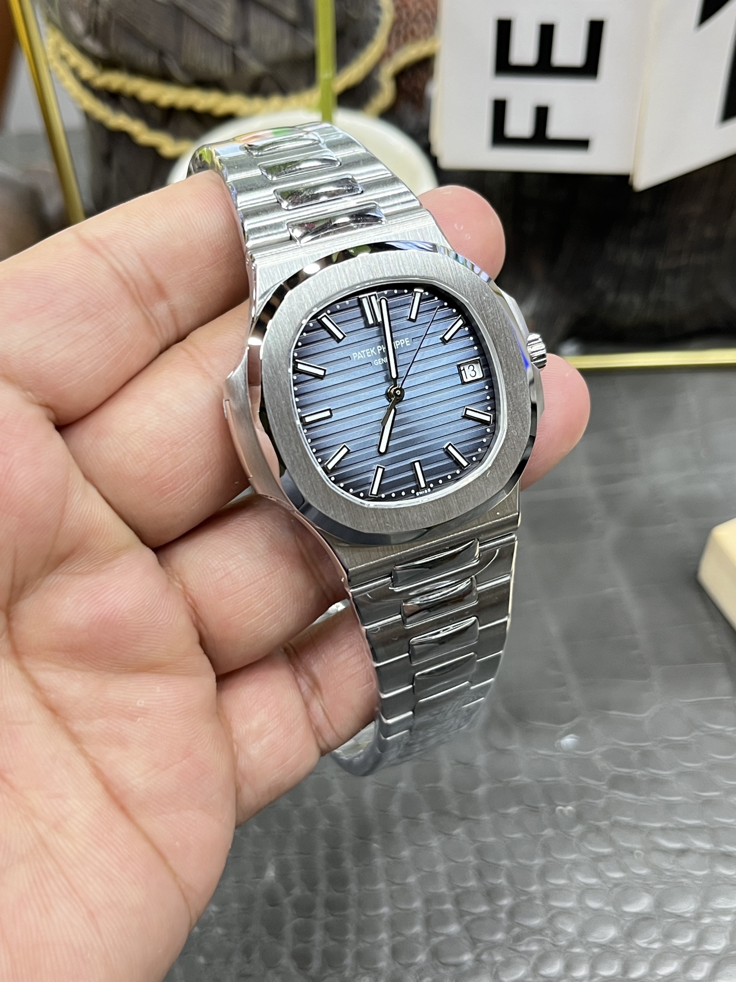 【超話題】パテックフィリップスーパーコピープラチナエディション 5811G ノーチラス腕時計 171534[3]