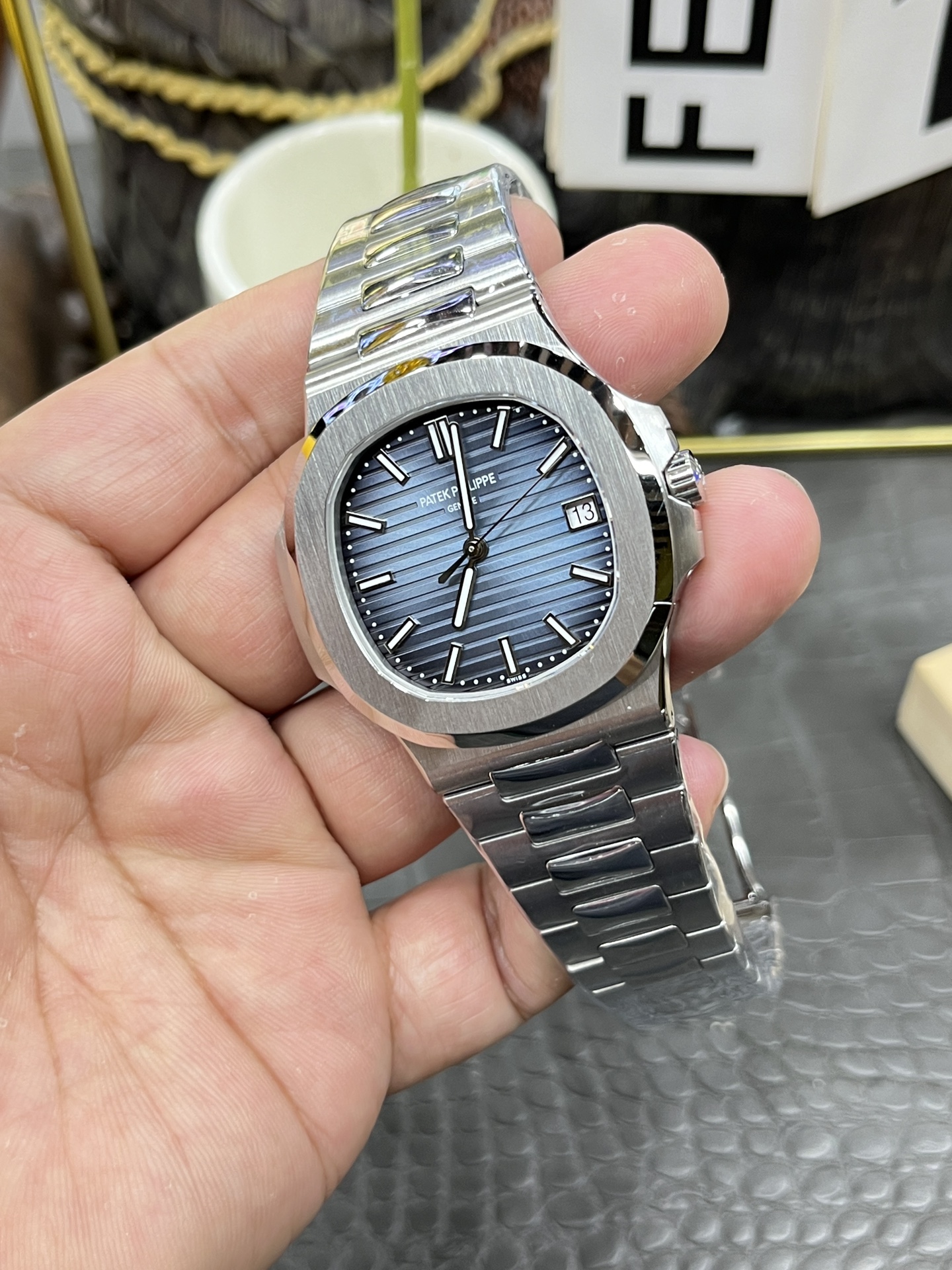 【超話題】パテックフィリップスーパーコピープラチナエディション 5811G ノーチラス腕時計 171534[4]